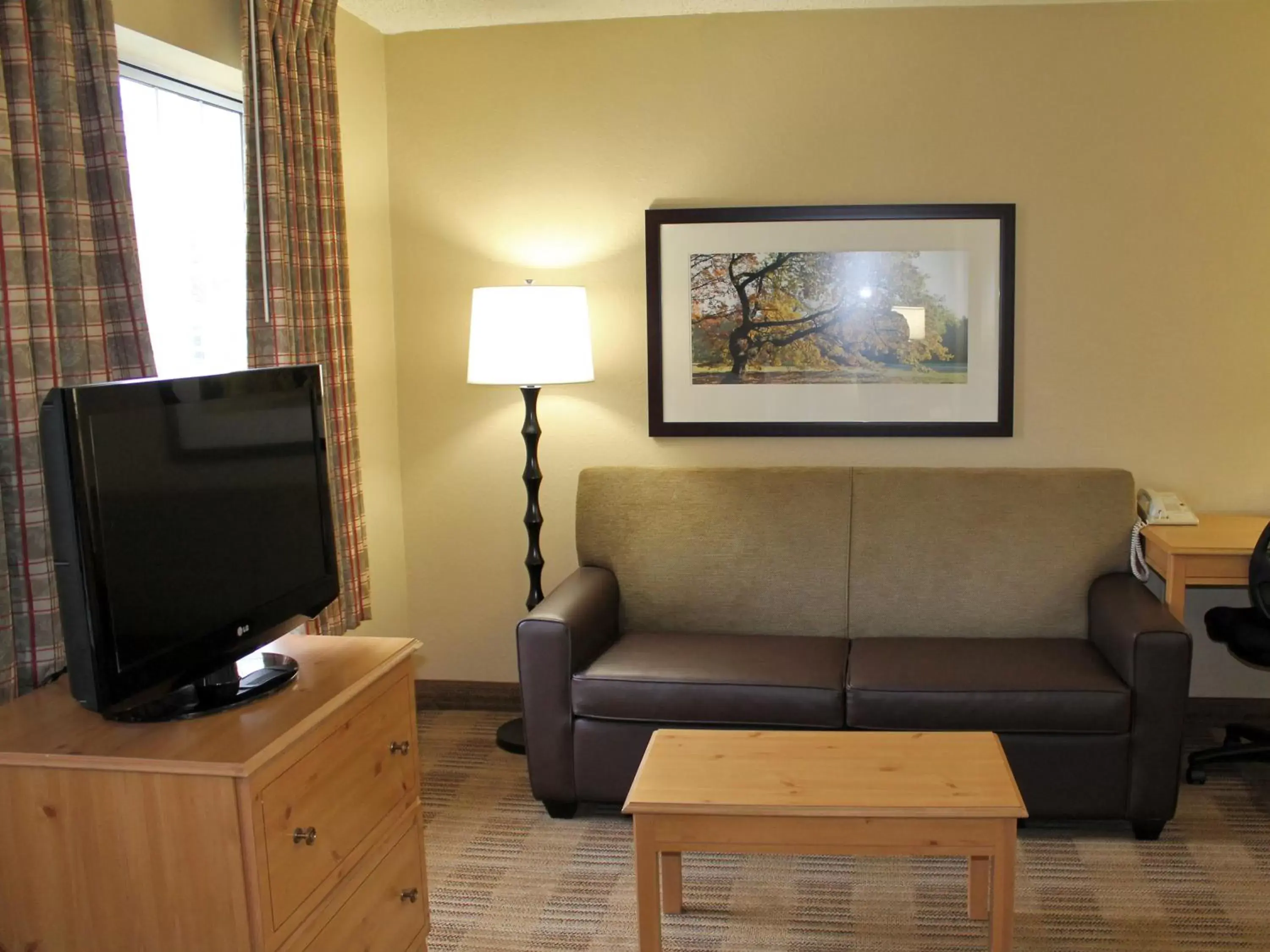 Deluxe Studio with 1 King Bed - Non-Smoking in Beachwood Extended Suites Deluxe Studio with 1 King Bed - Non-Smoking in Beachwood Extended Suites