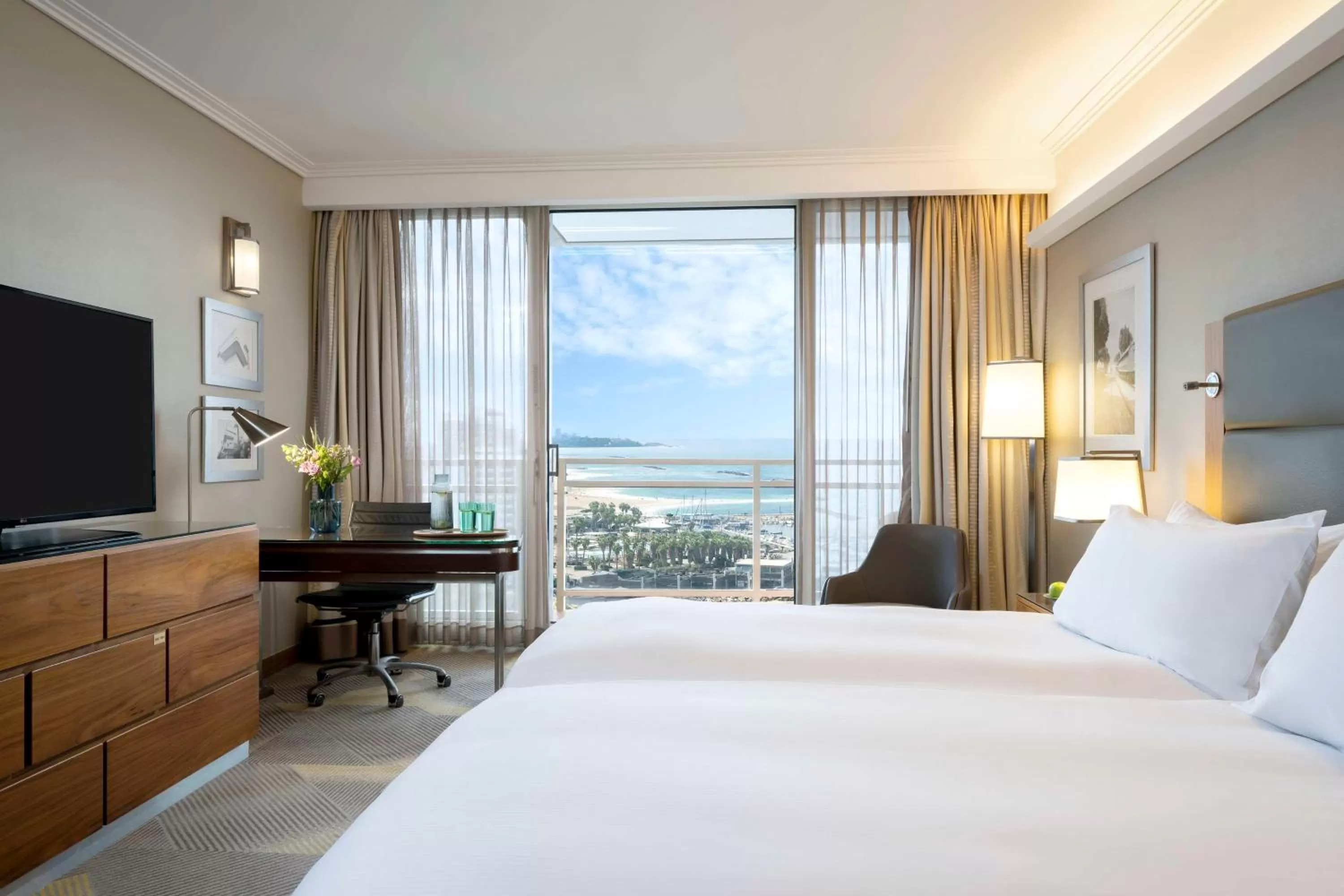 View (from property/room), Bed in Hilton Tel Aviv Hotel