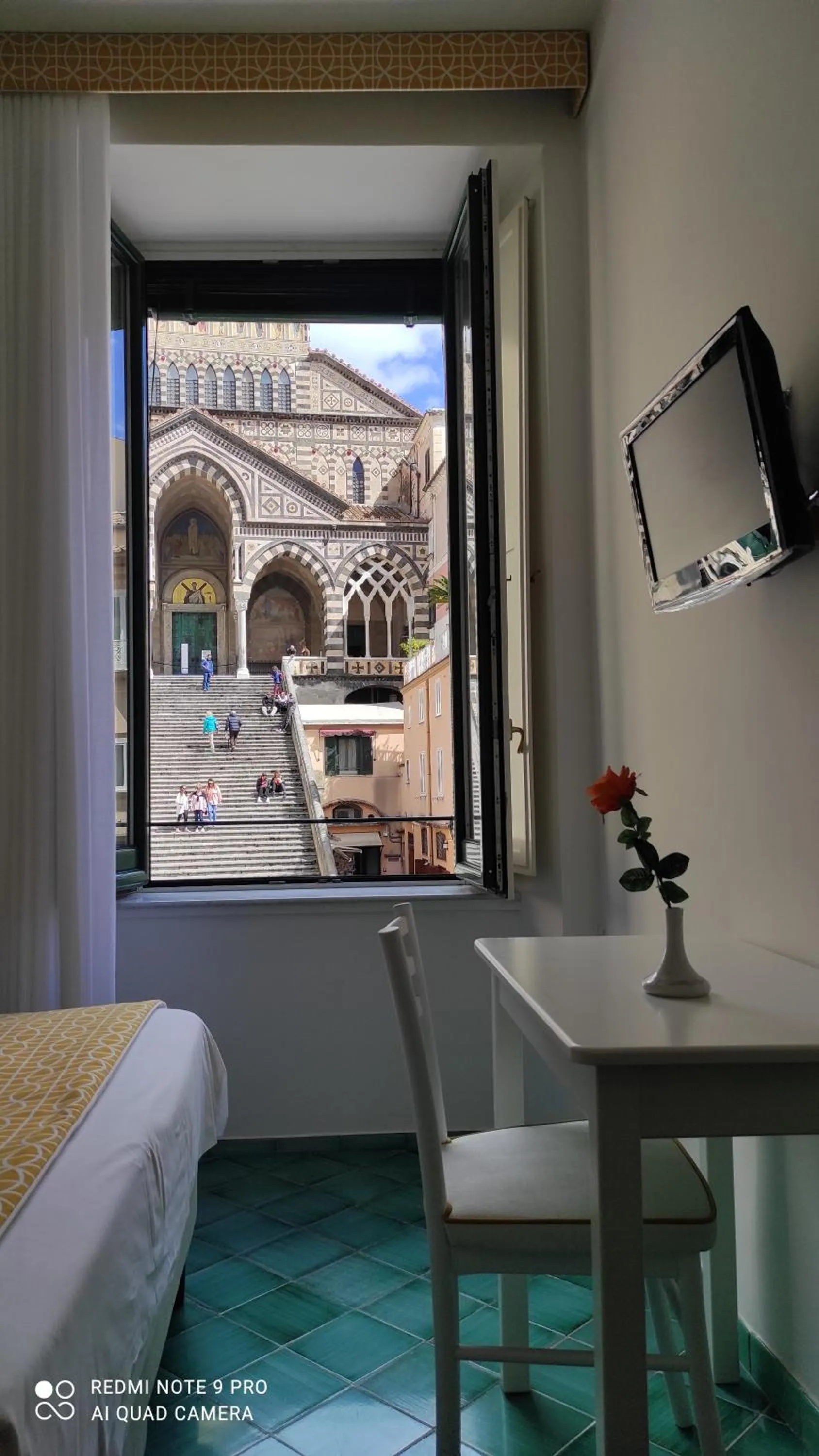 View (from property/room), Bed in Albergo S. Andrea