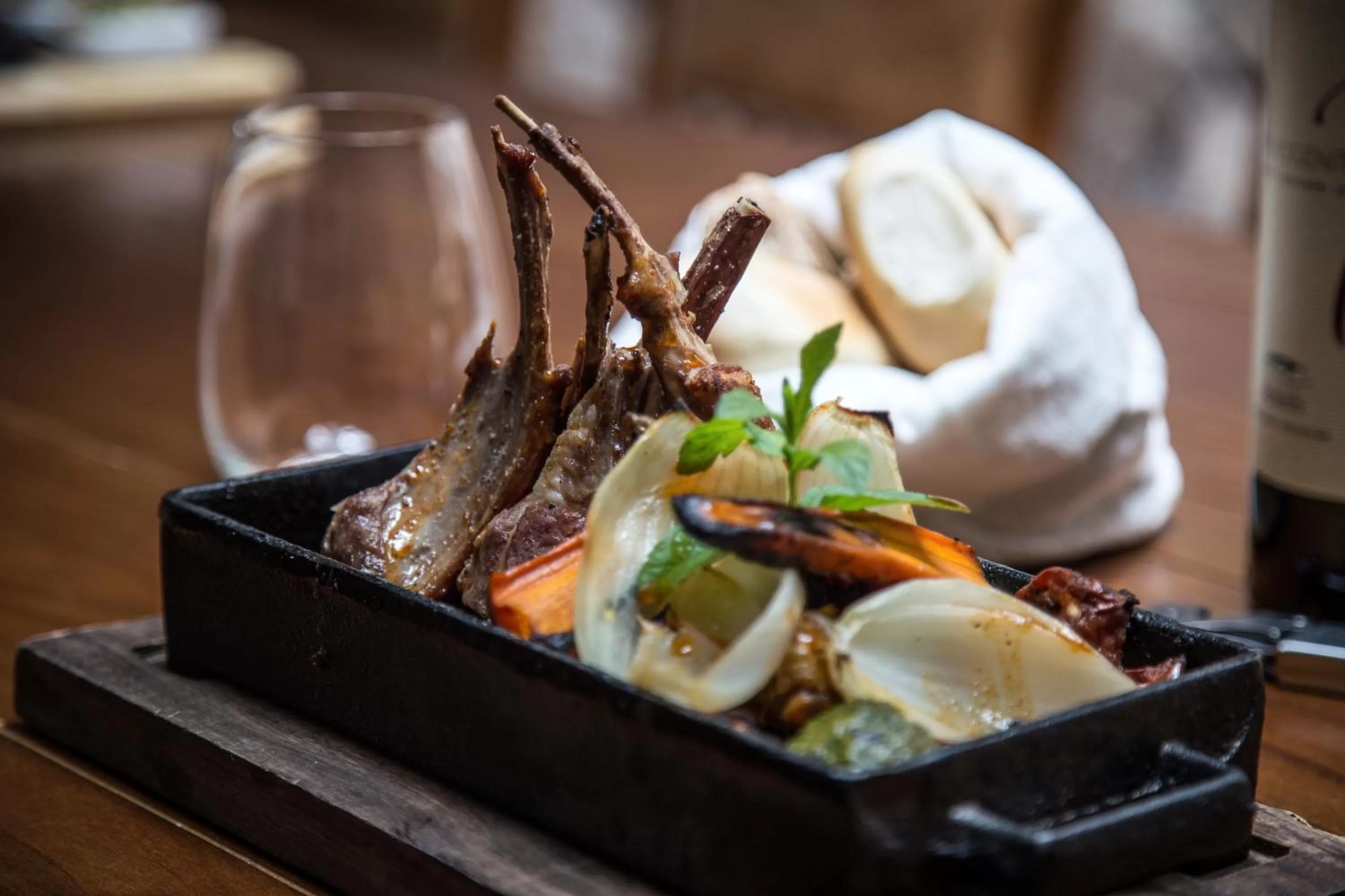 Food and drinks in Grand Brizo Comahue