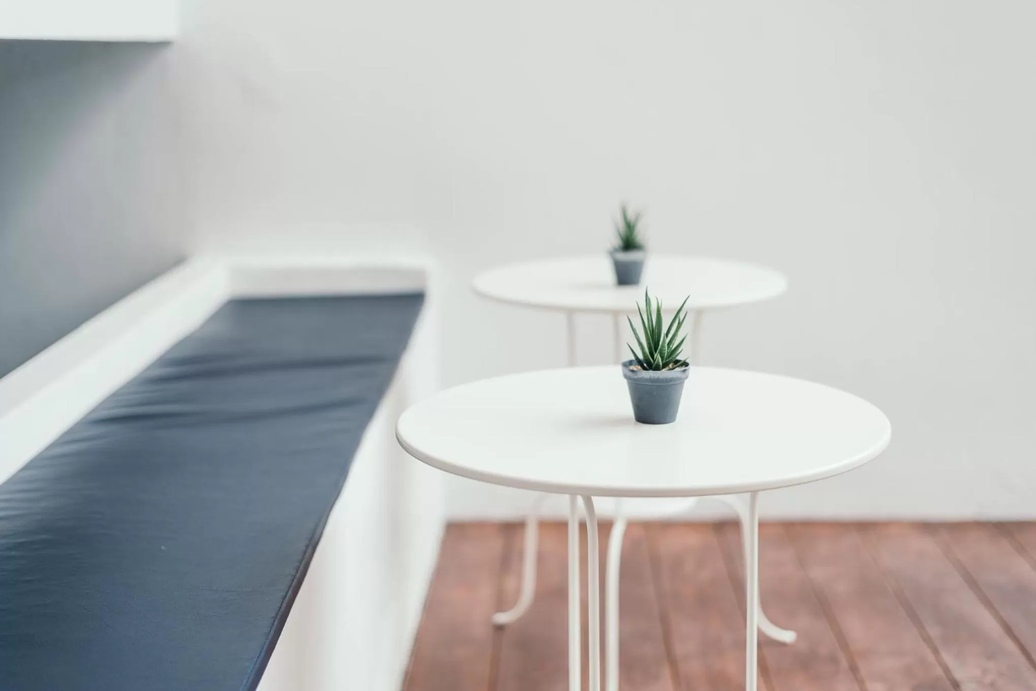 Seating area, Bed in The Mellow Pillow Hotel @ Chiang Mai Gate