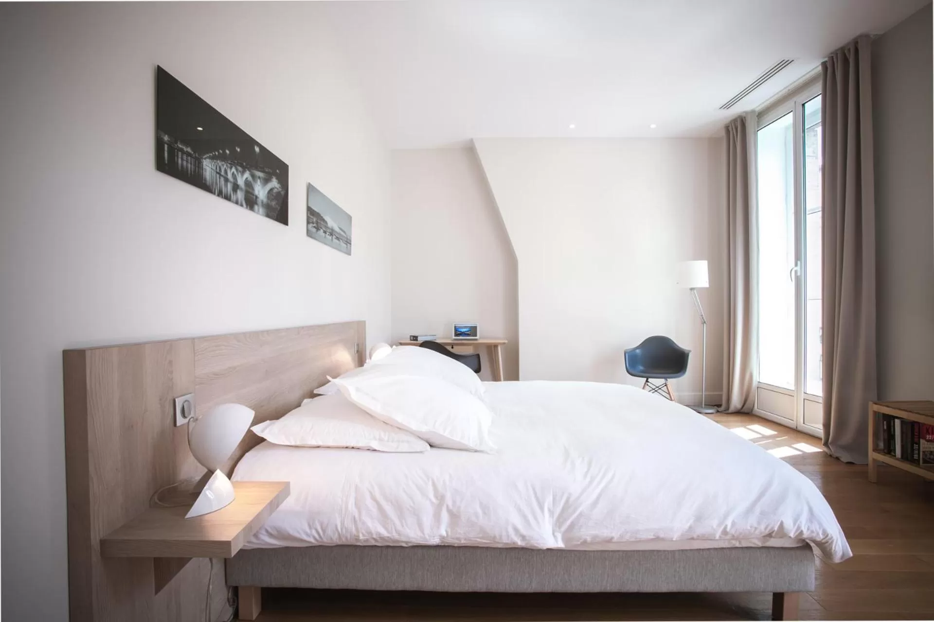 Day, Bed in Appartement T4 cours de l'intendance