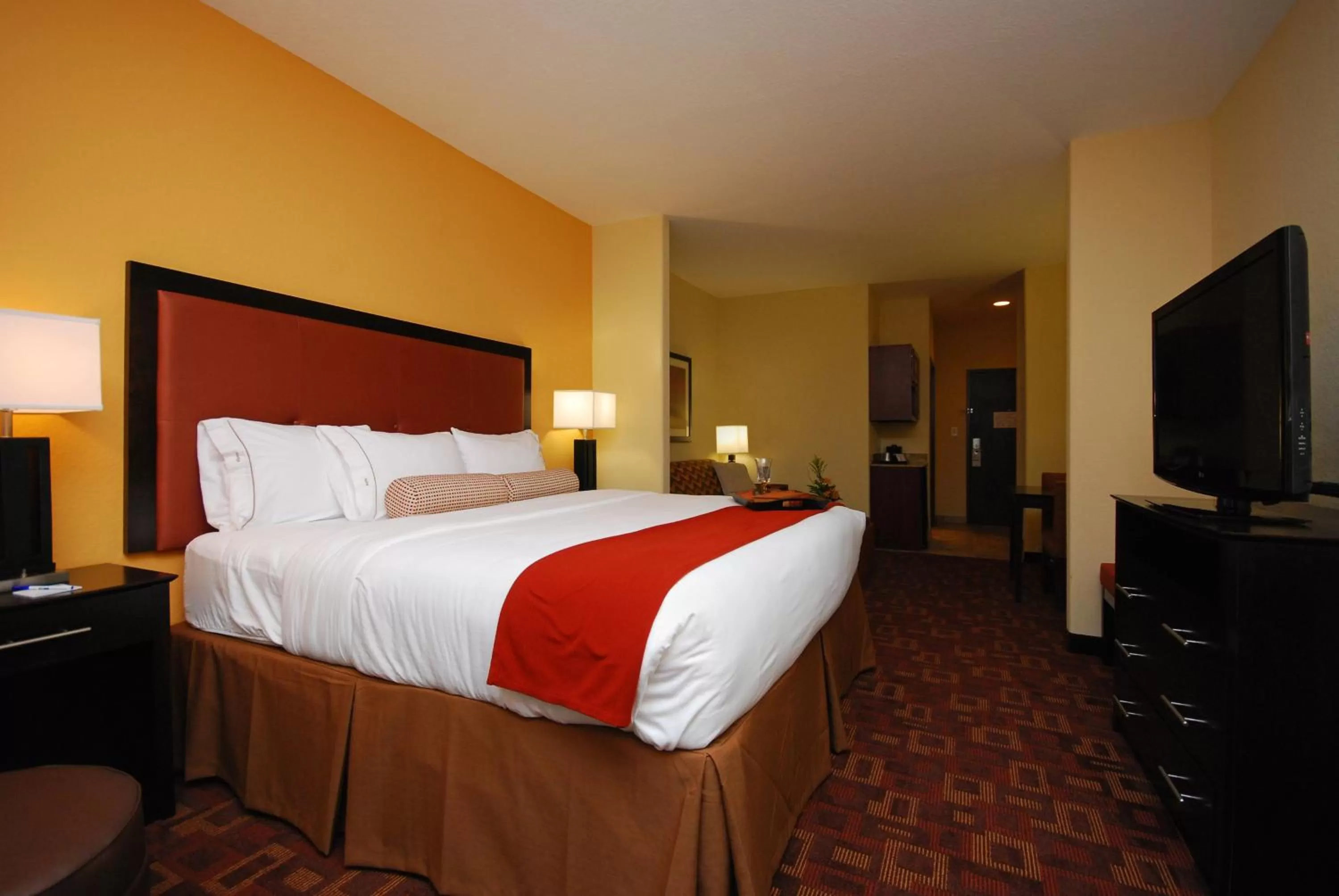 King Suite in Holiday Inn Express & Suites Gonzales, an IHG Hotel