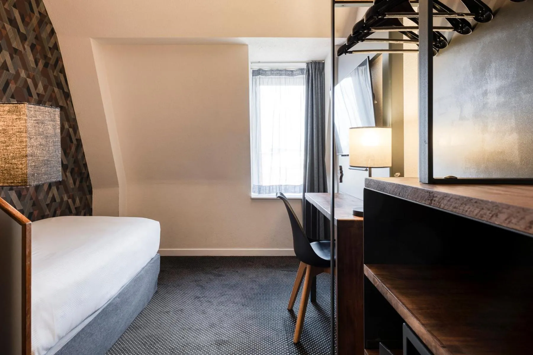 Photo of the whole room, Bed in Aris Grand Place Hotel