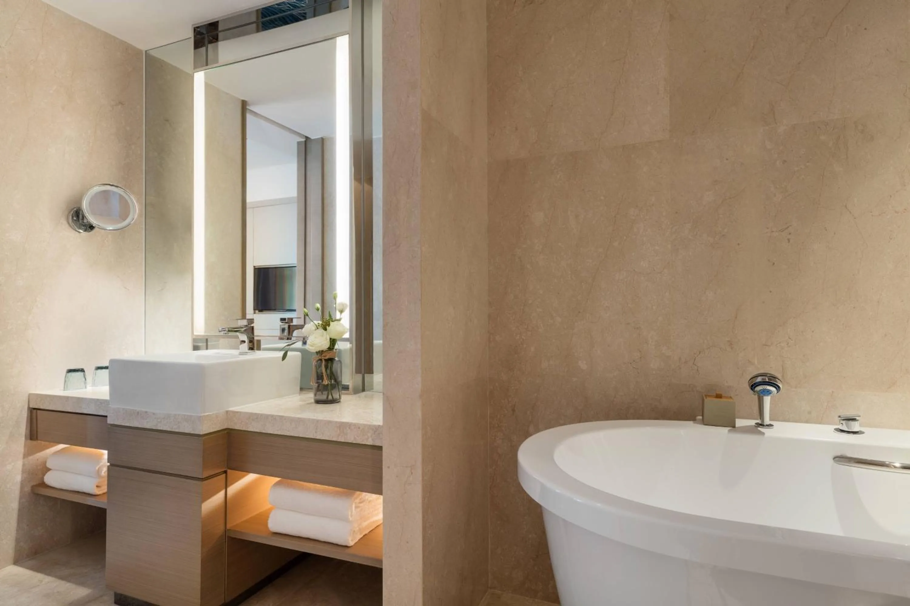Bathroom in Courtyard by Marriott Shunde Longjiang, Near Furniture Fair
