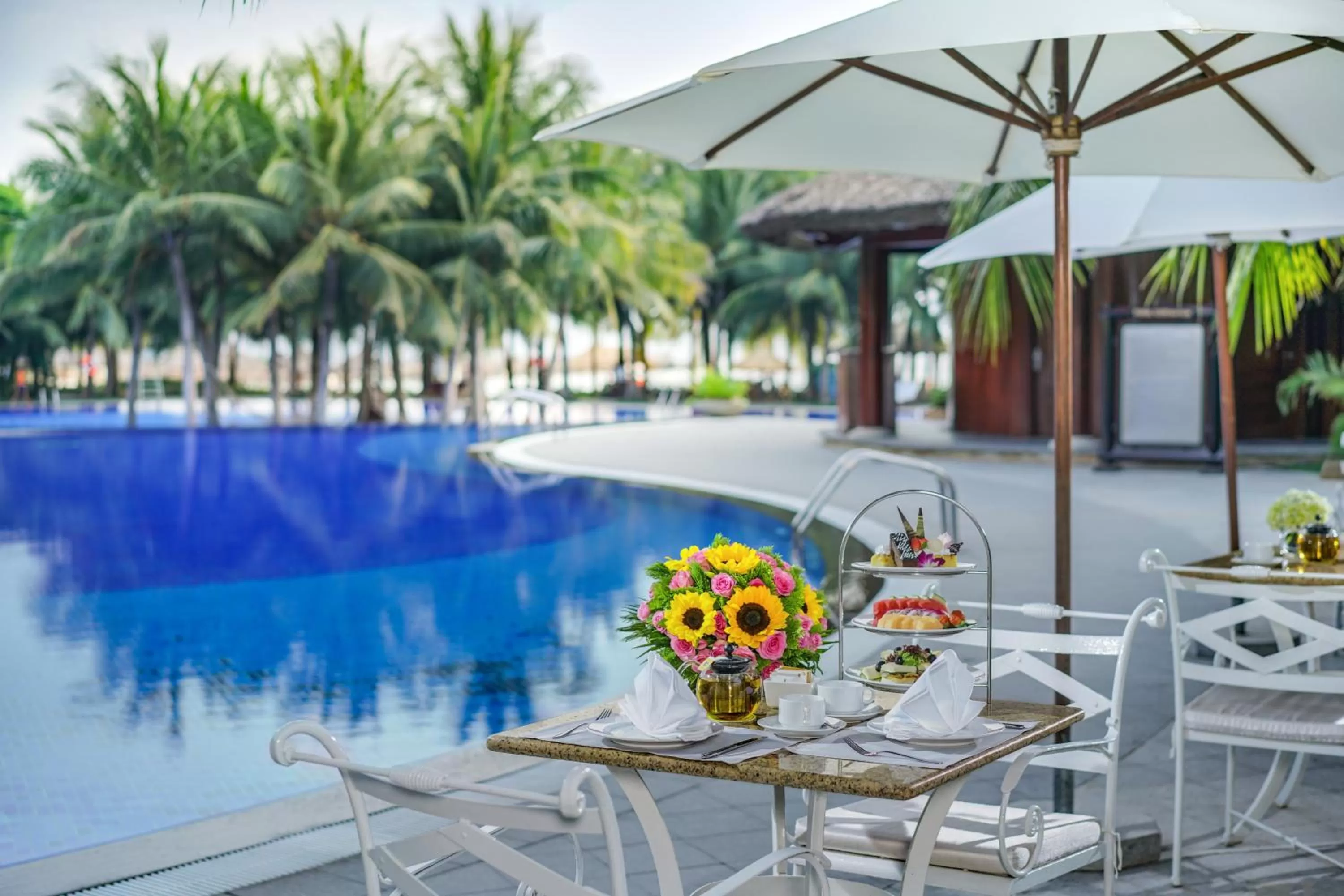 Swimming pool in Vinpearl Luxury Nha Trang