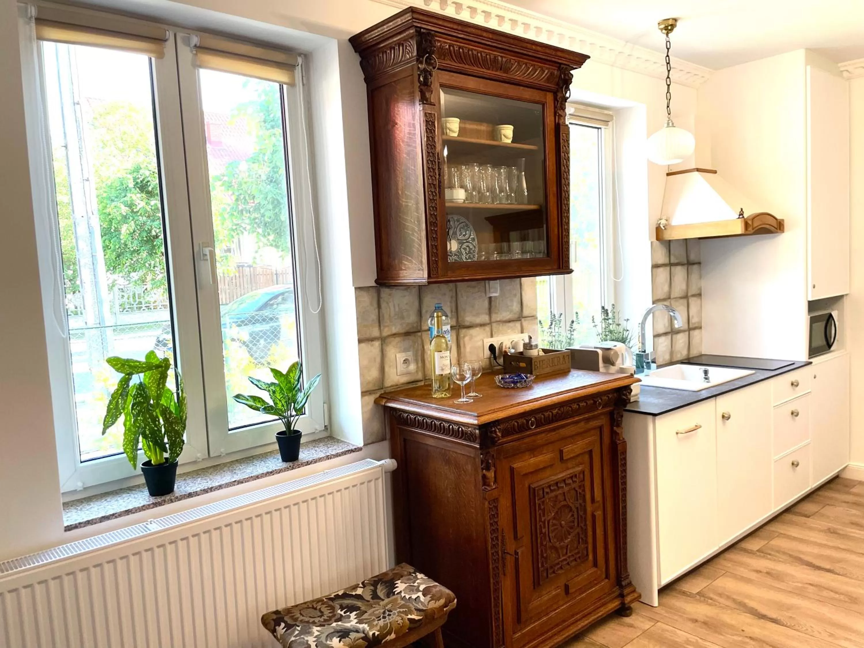 CHATA OTWARTYCH OKIENNIC Pokoje Gościnne