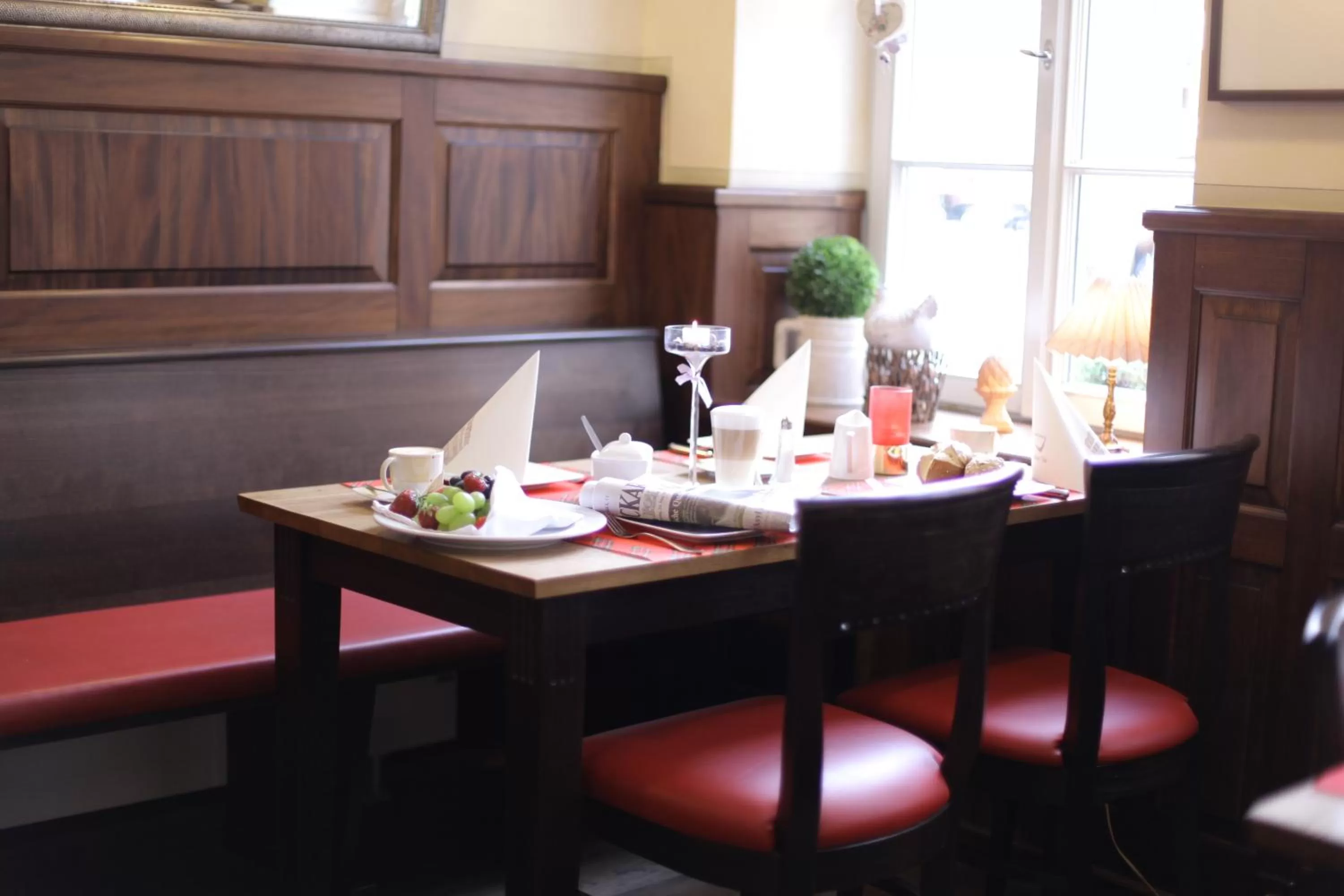 Restaurant/places to eat in Hotel Goldener Falke