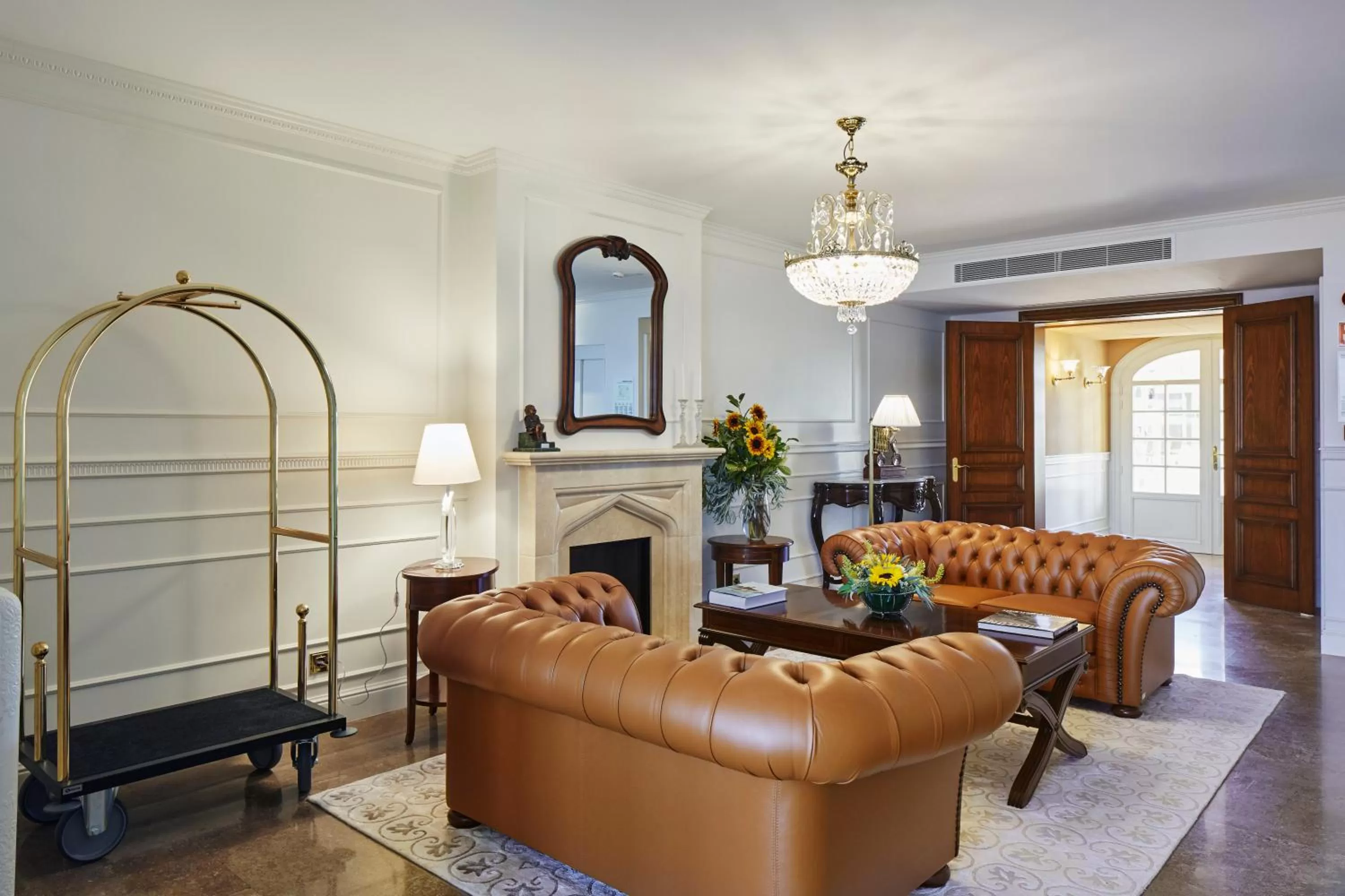 Communal lounge/ TV room in Hotel Casa Vilella 4* Sup