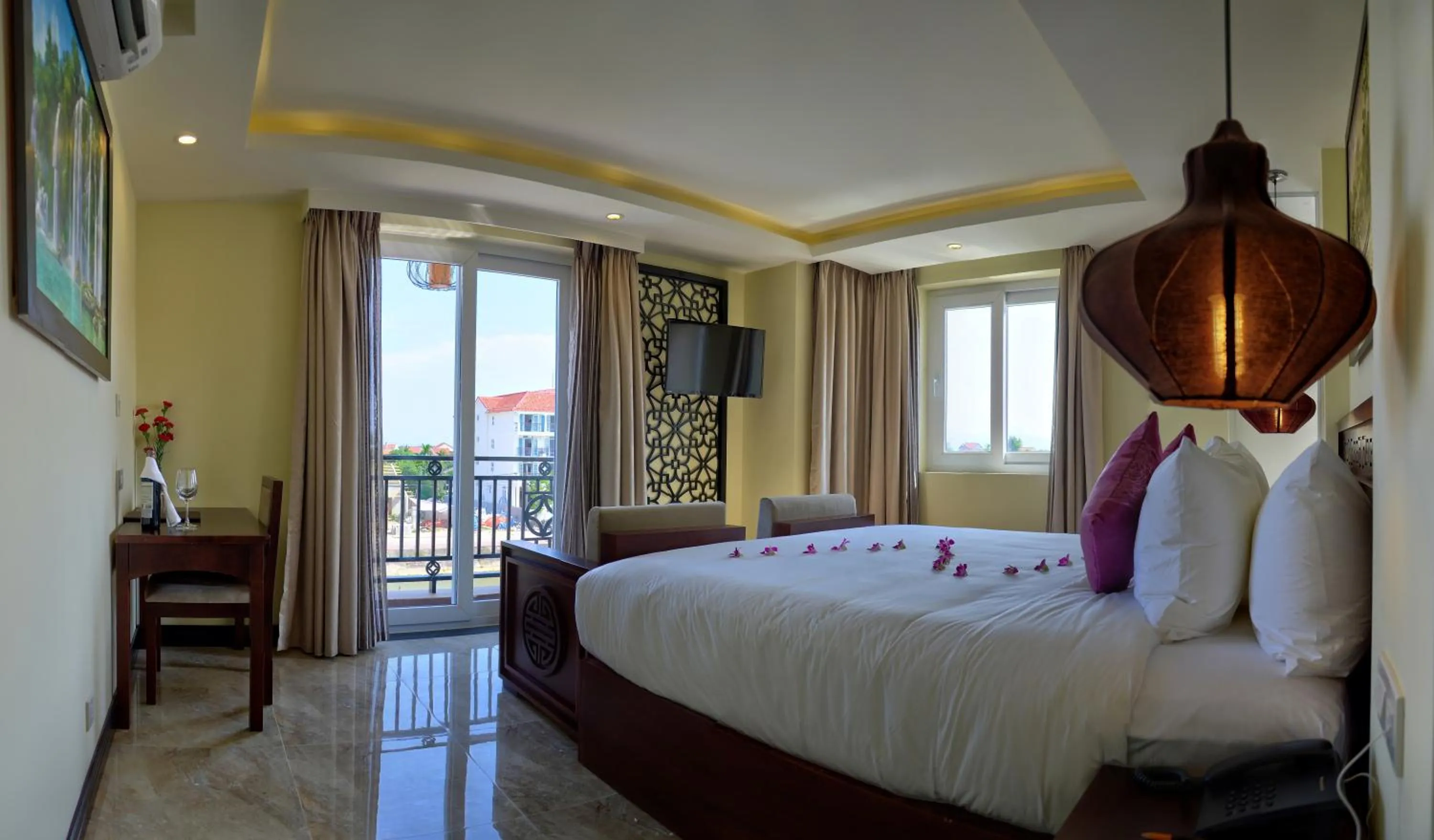 River view, Bed in River Suites Hoi An