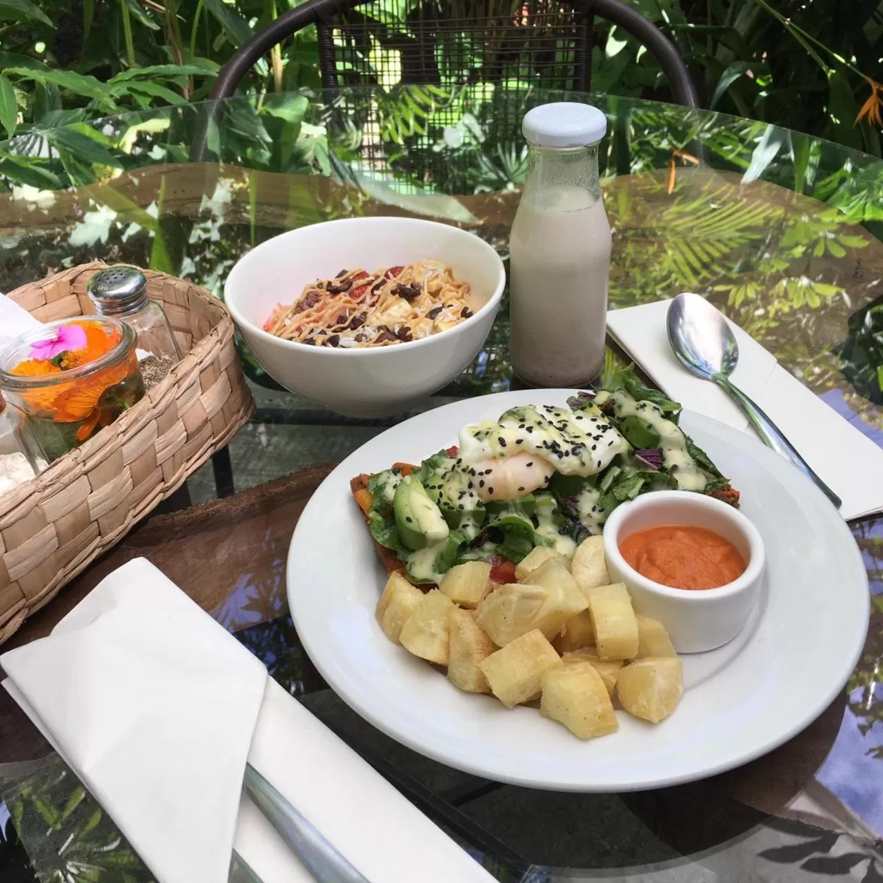 Restaurant/places to eat in Cinco Hotel B&B