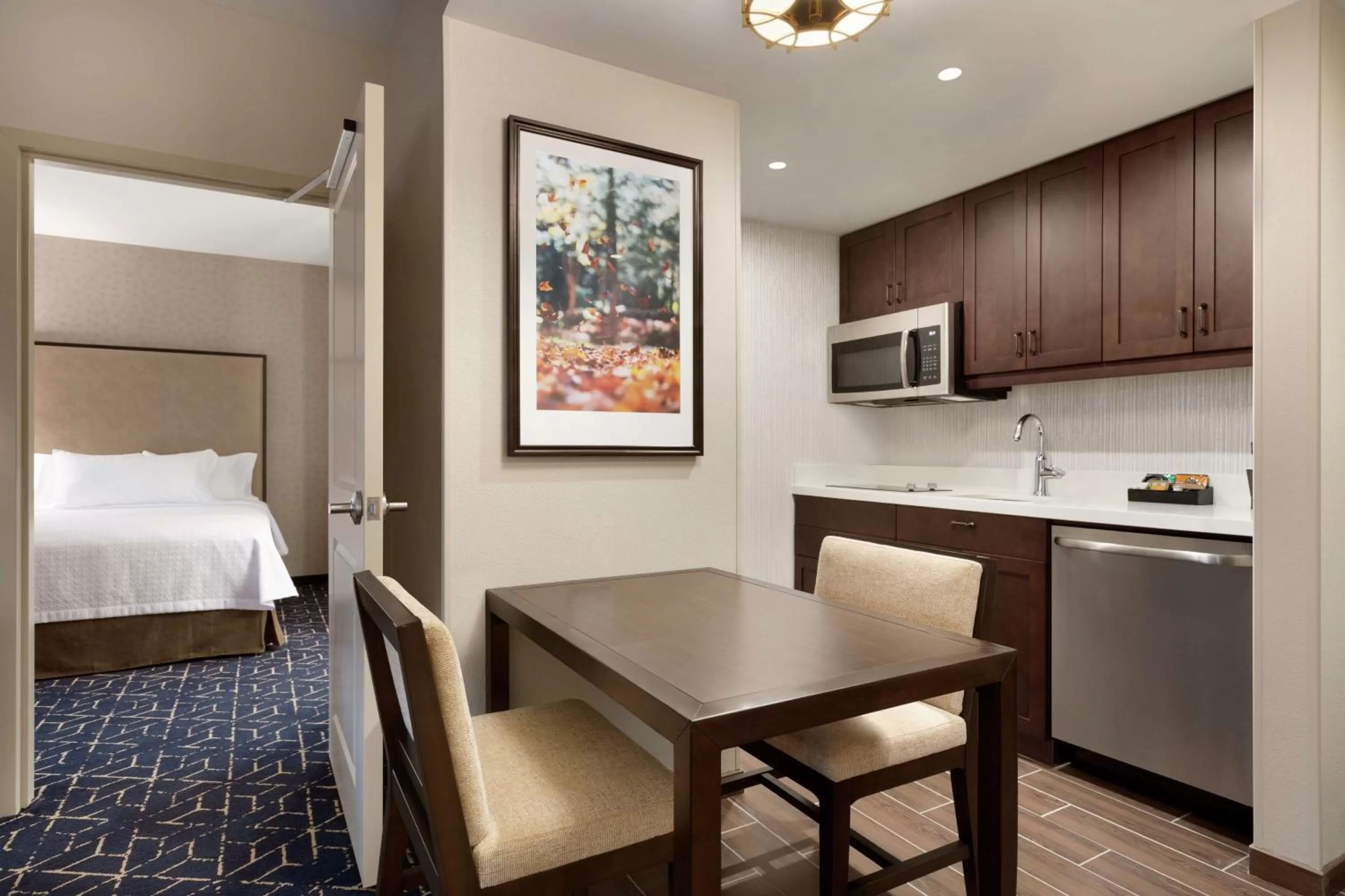 Kitchen or kitchenette, Bed in Homewood Suites by Hilton Albany Crossgates Mall