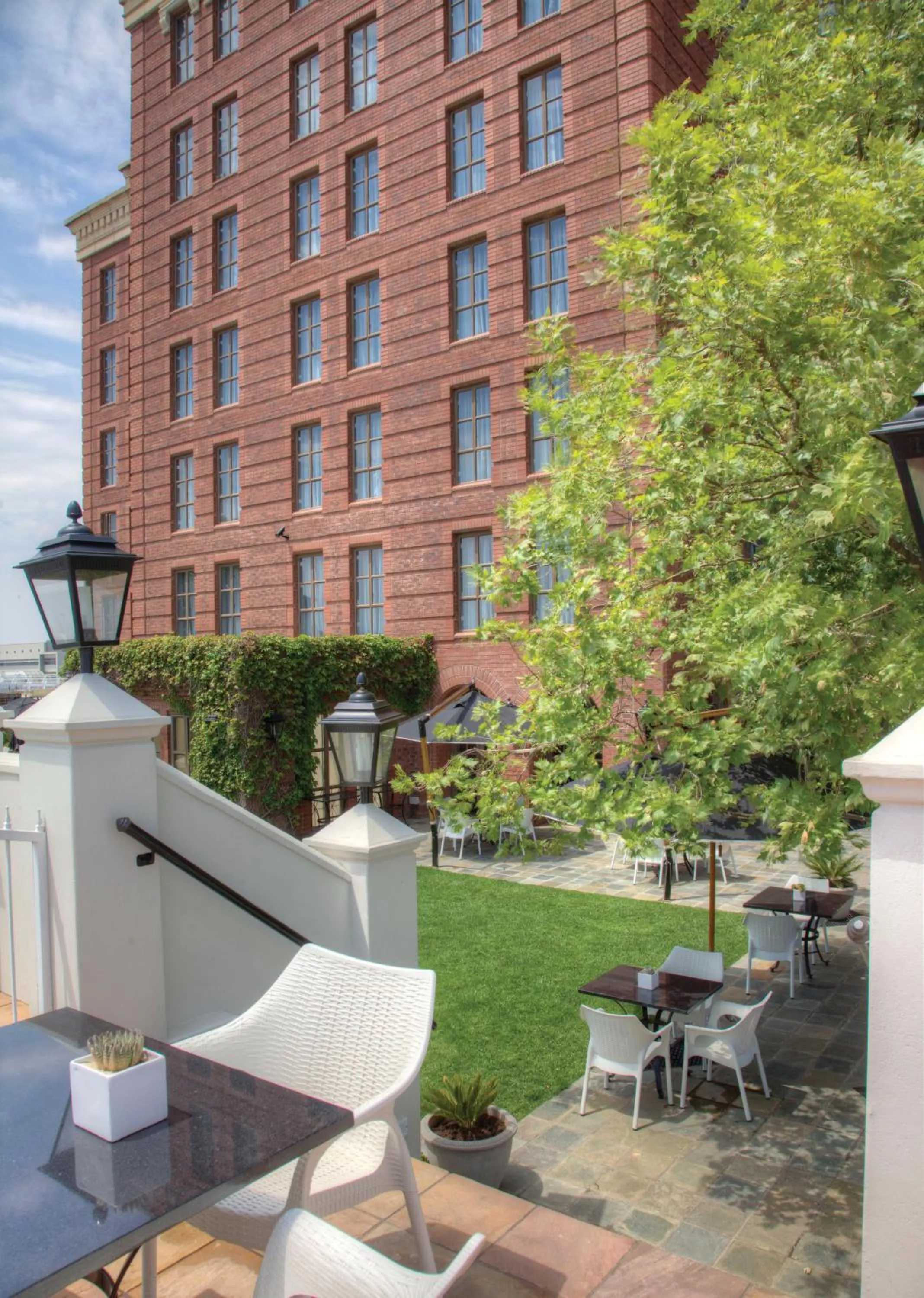 Patio in 54 on Bath, Johannesburg Rosebank