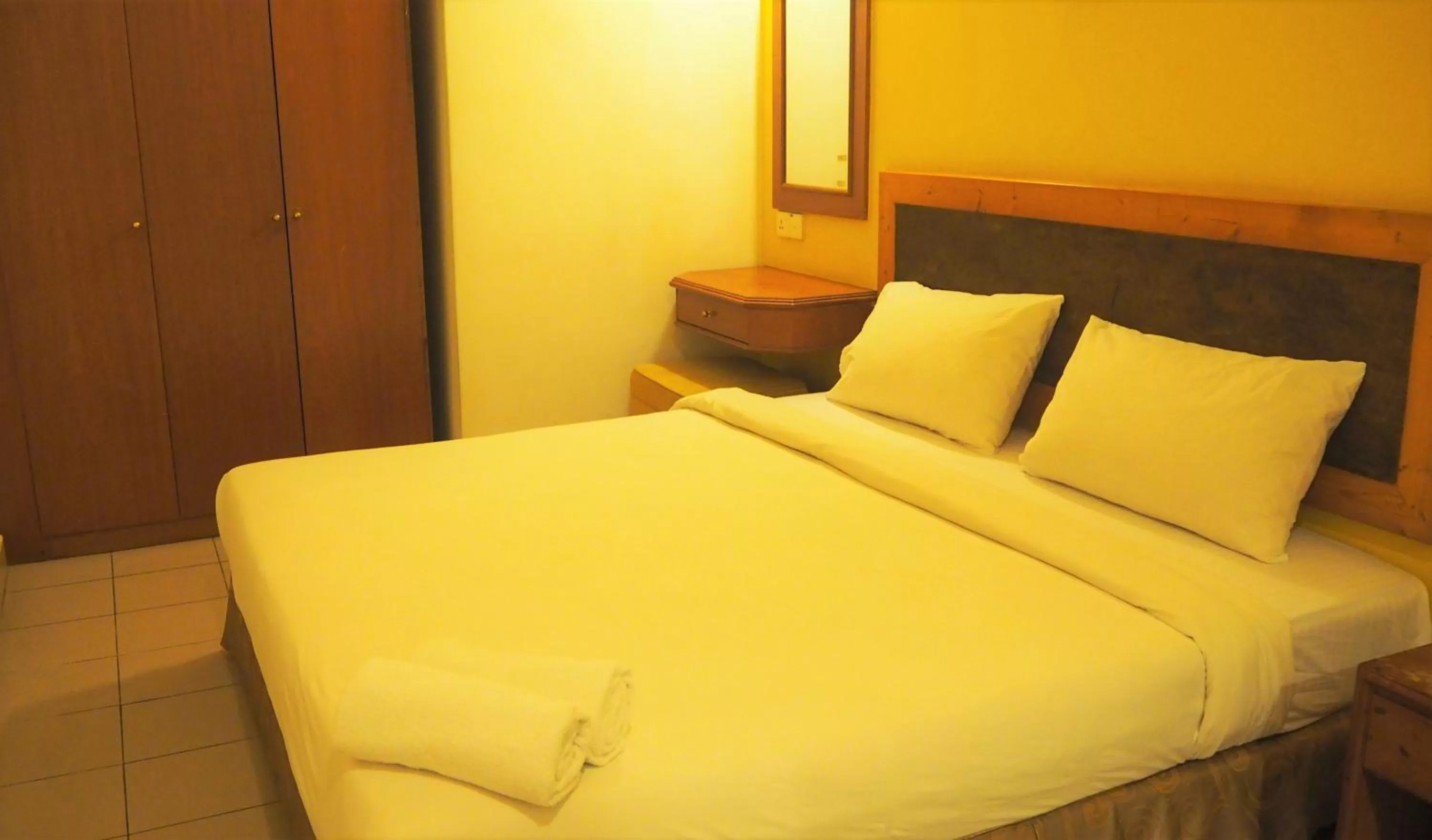 Bed in Leo Palace Hotel Classic Wing, WTC Kuala Lumpur
