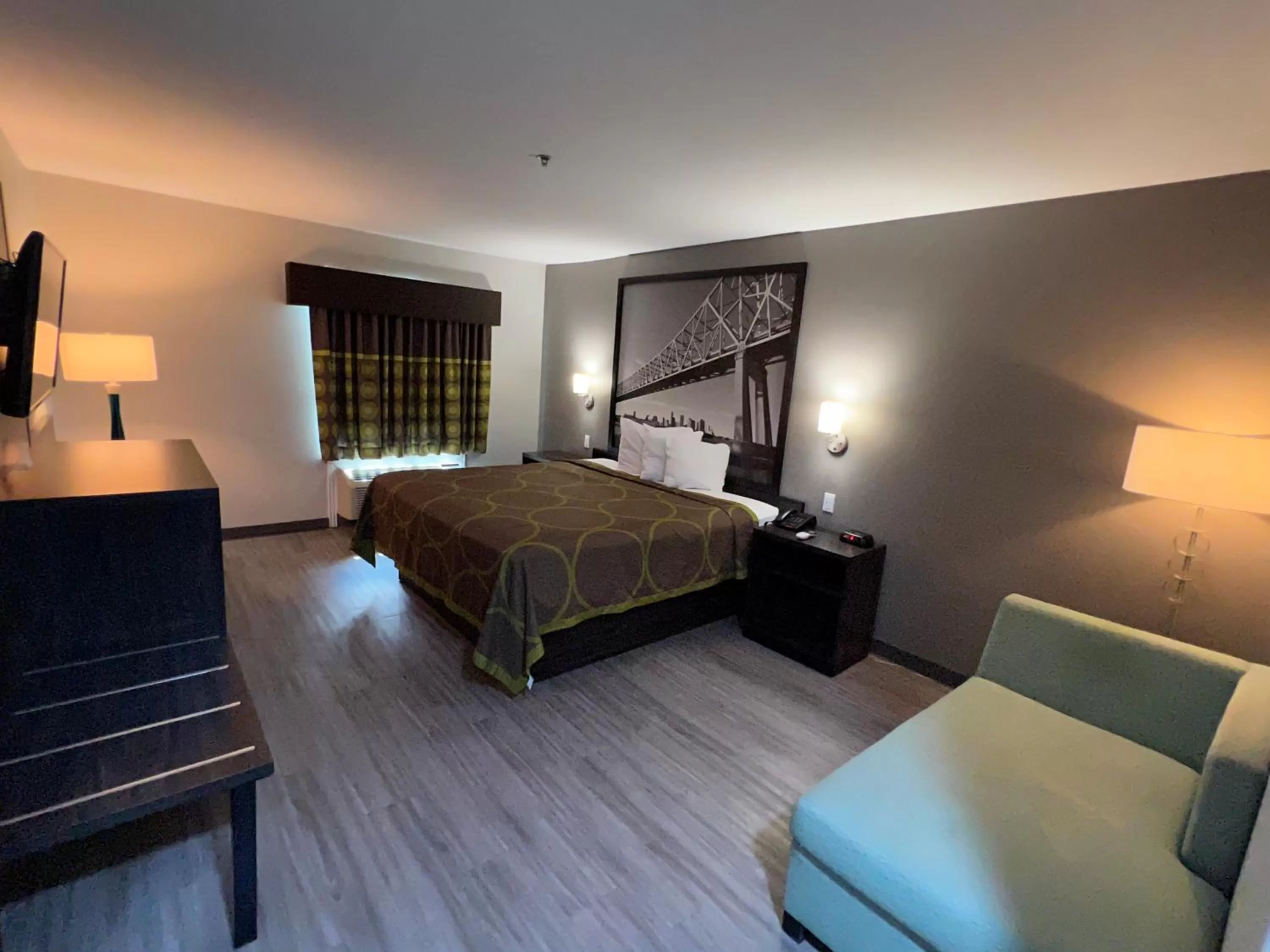 Photo of the whole room, Bed in Super 8 by Wyndham Lake Charles/Sulphur