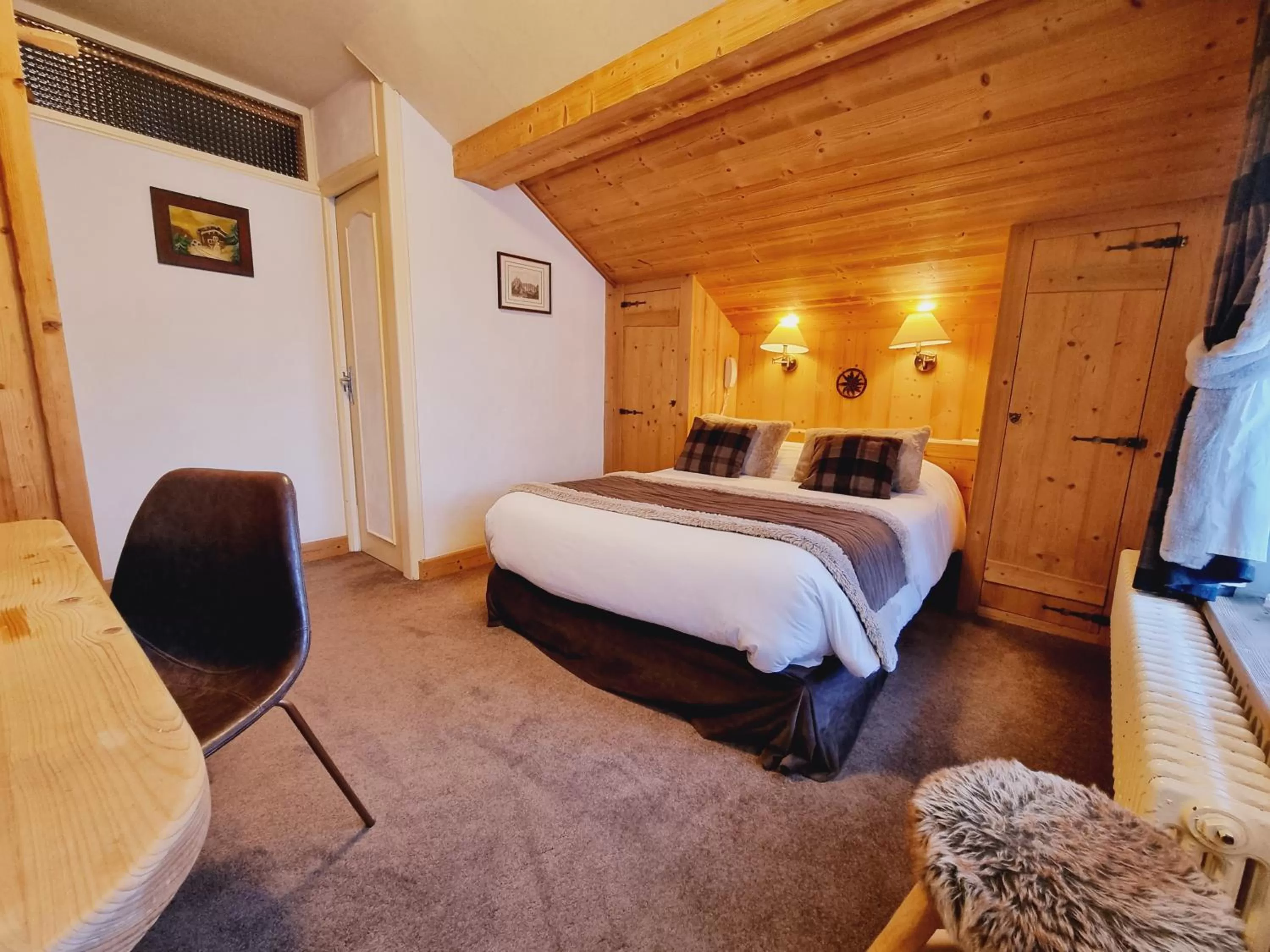 Bed in Hôtel Le Sporting