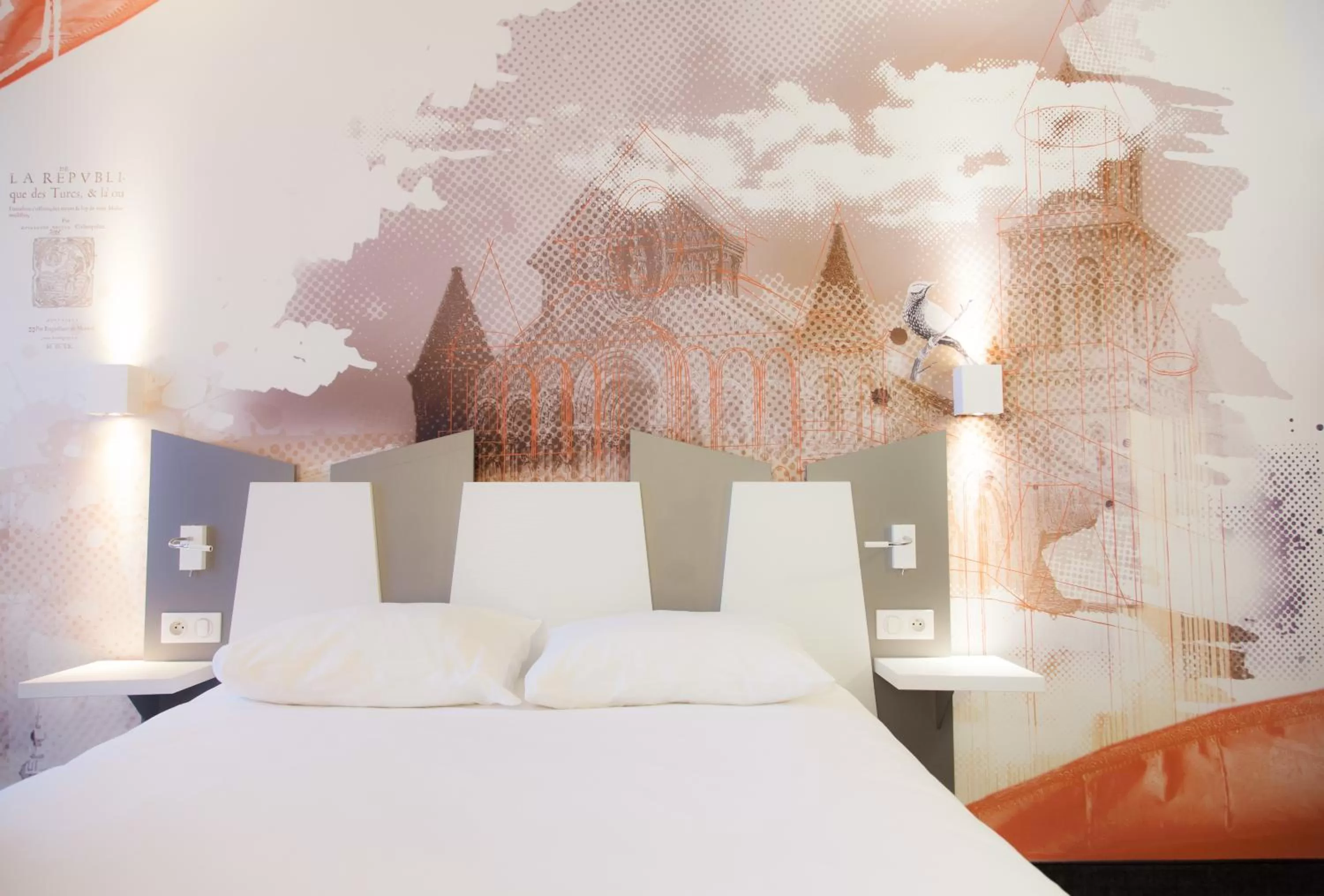 Photo of the whole room, Bed in ibis Styles Poitiers Centre