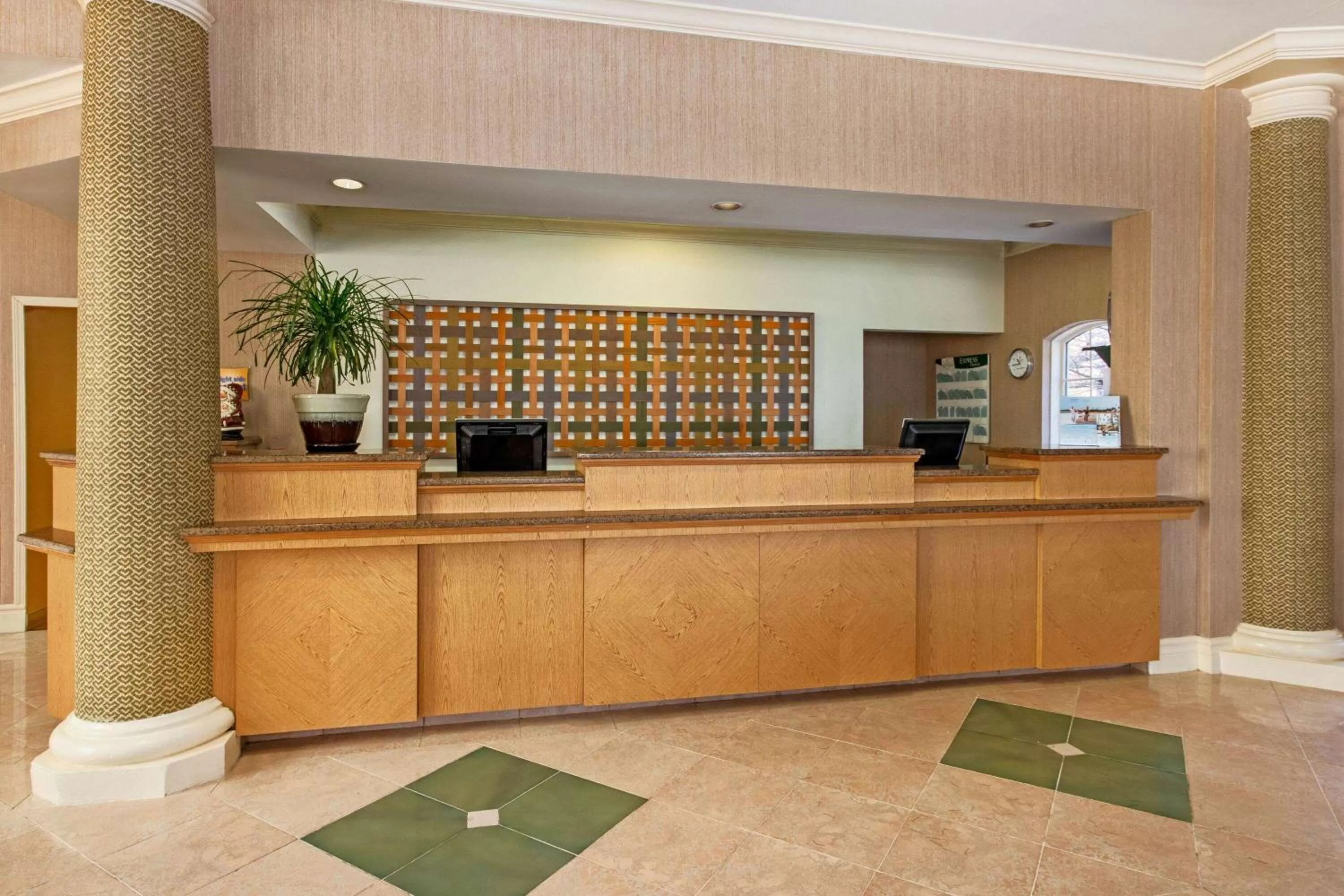 Lobby or reception in La Quinta by Wyndham Albuquerque West