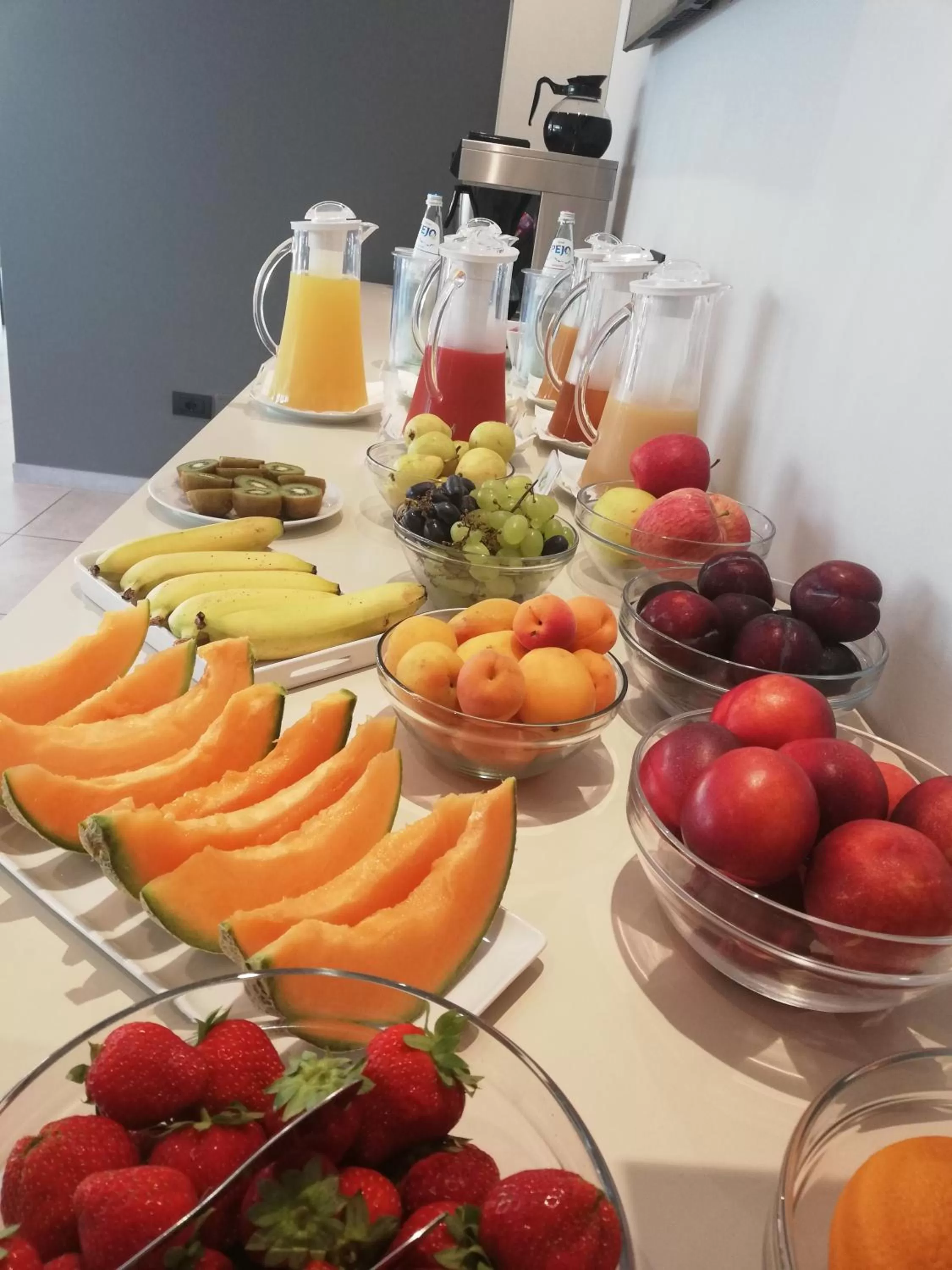 Food and drinks in Garda Life