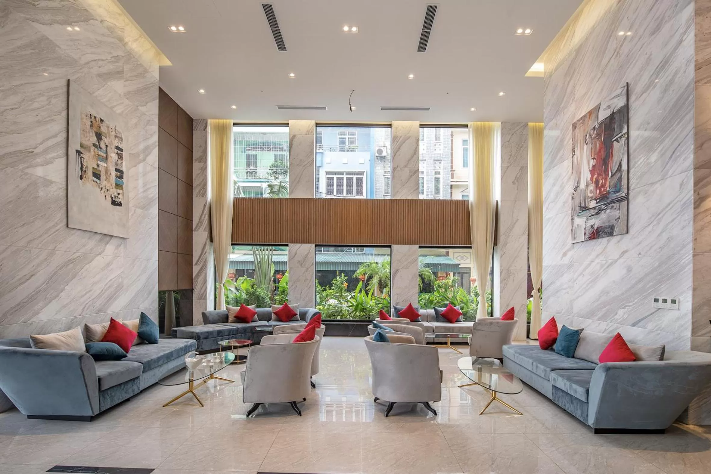 Lobby or reception in Ramada Hotel & Suites by Wyndham Halong Bay View