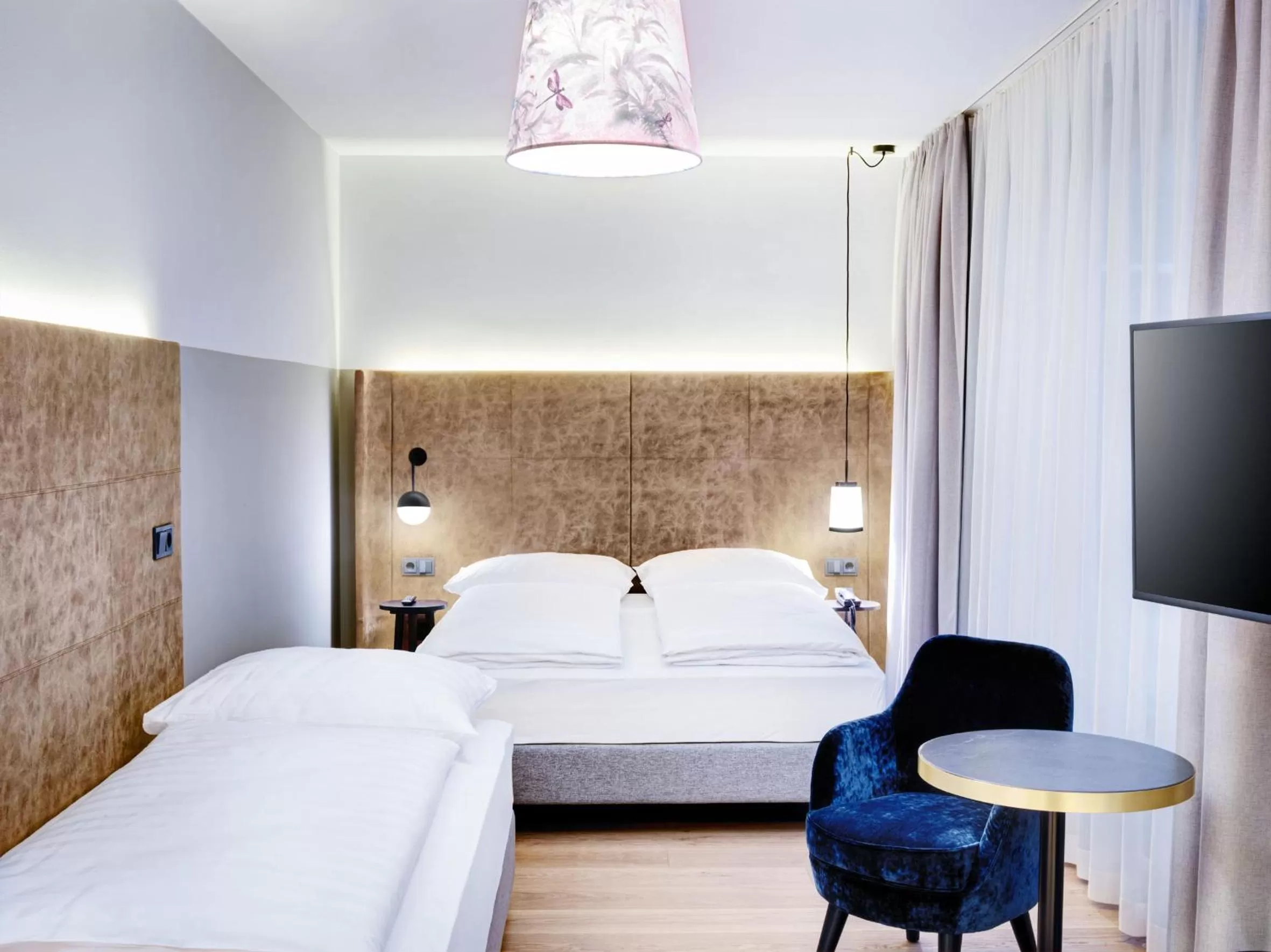 Photo of the whole room, Bed in STAGE 12 Hotel by Penz