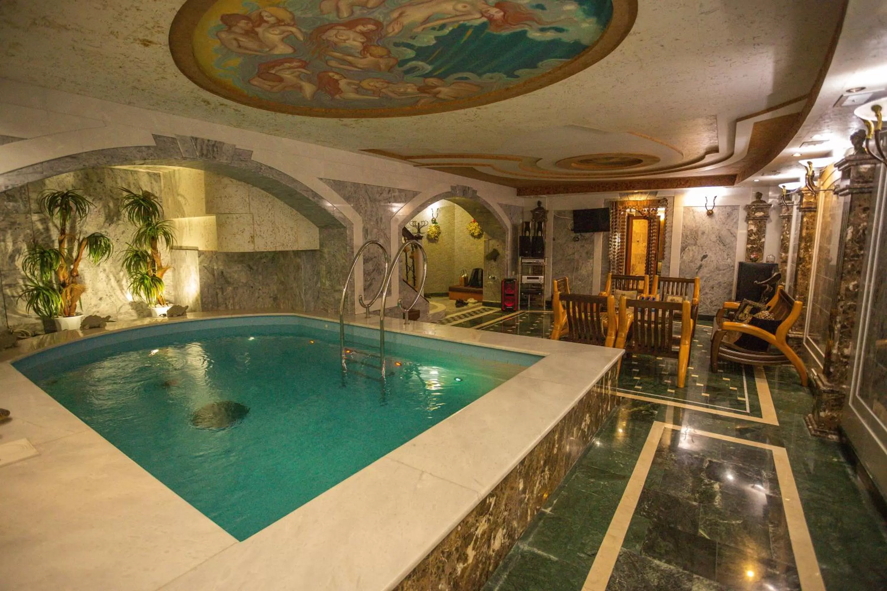 Property building in Hotel "Mandarin Clubhouse"