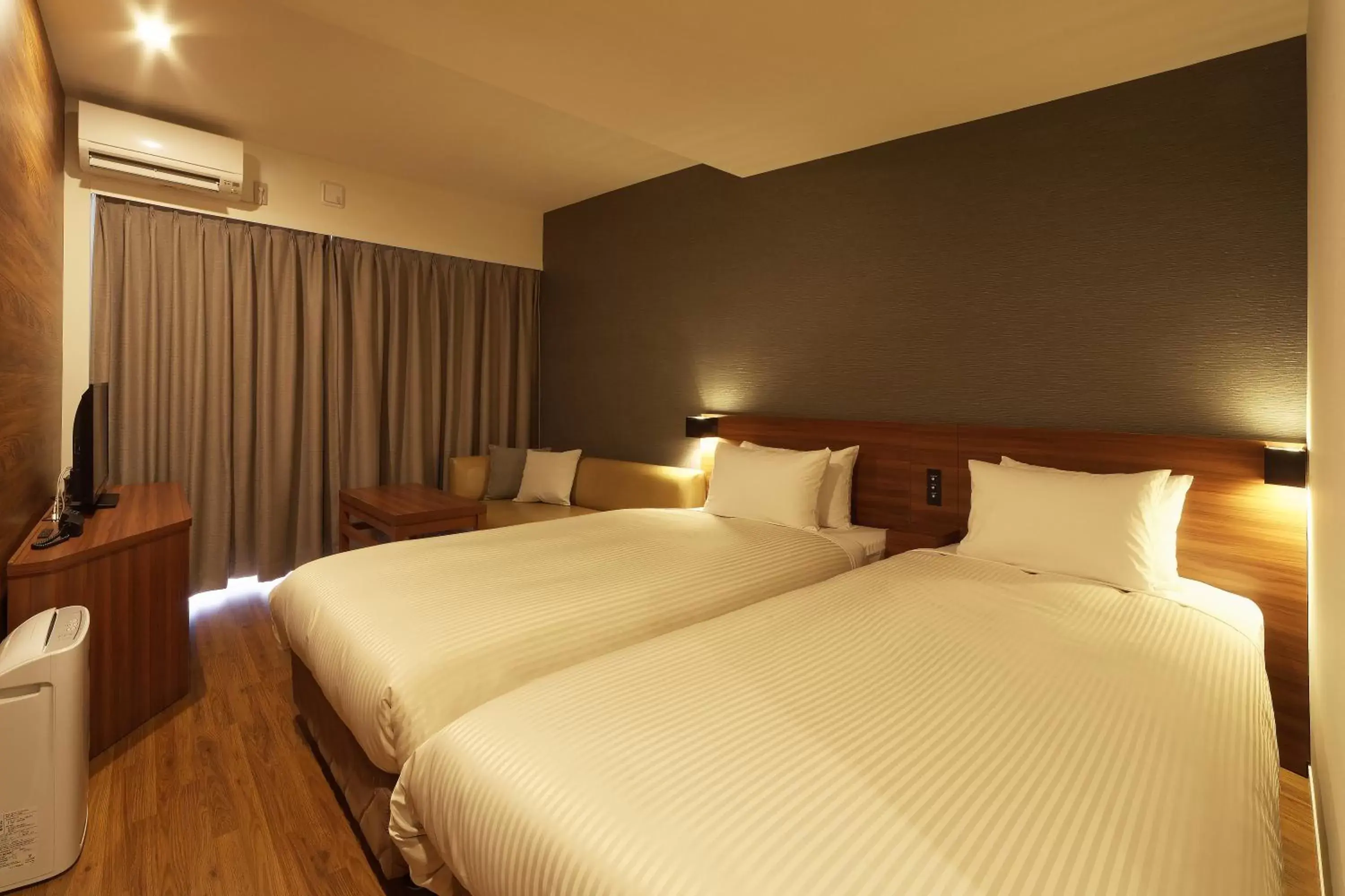 Standard Twin Room with Balcony in Sakura Terrace The Gallery Standard Twin Room with Balcony in Sakura Terrace The Gallery