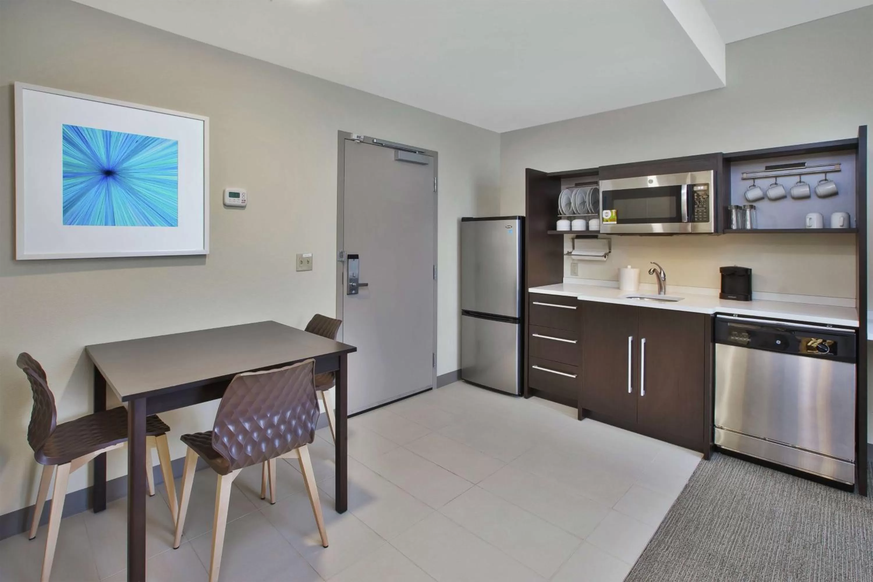 Kitchen or kitchenette in Home2 Suites By Hilton Holland