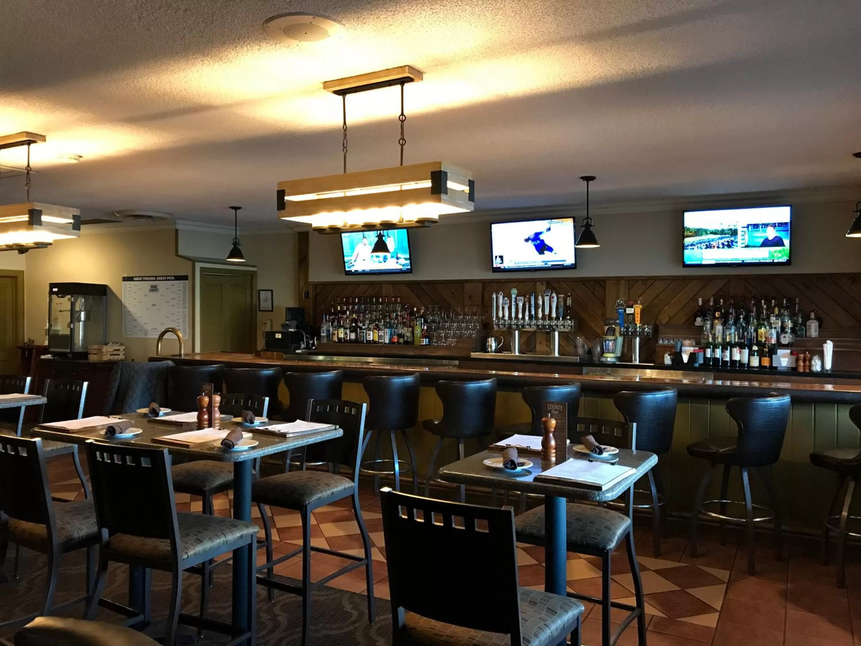 Lounge or bar in Best Western University Inn