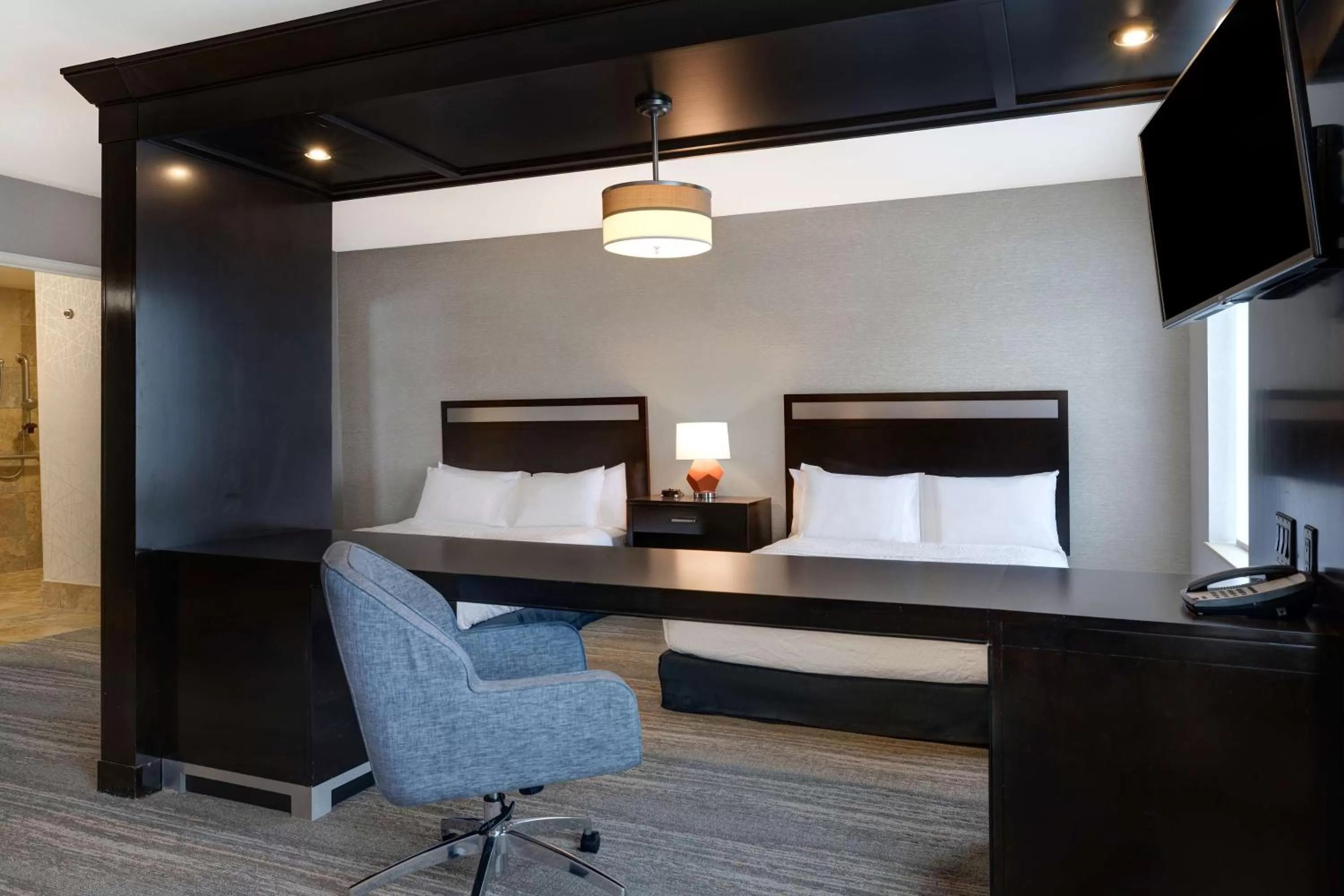 Bedroom, Bed in Hampton Inn & Suites Seattle/Federal Way