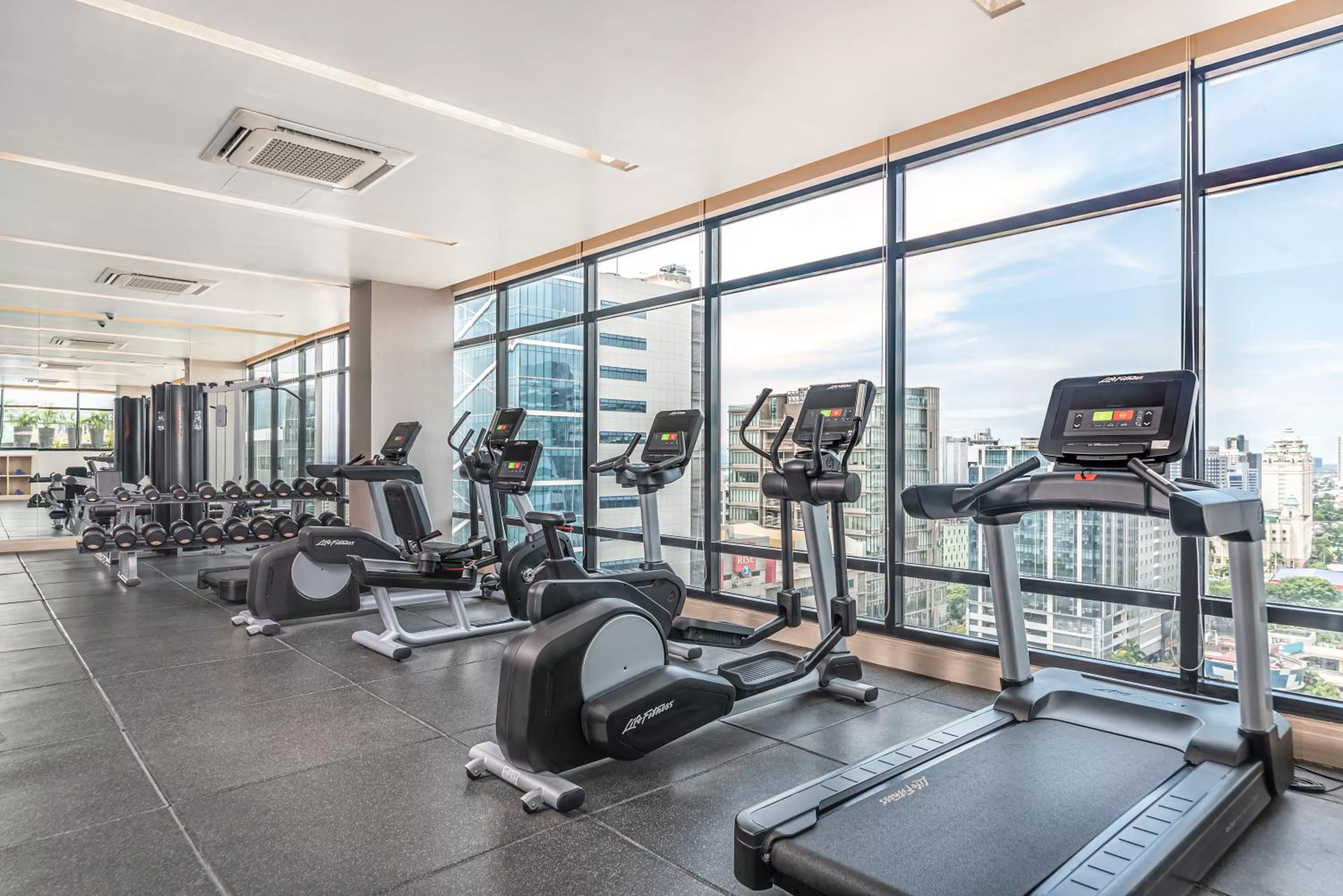 Fitness centre/facilities in Seda Central Bloc Cebu