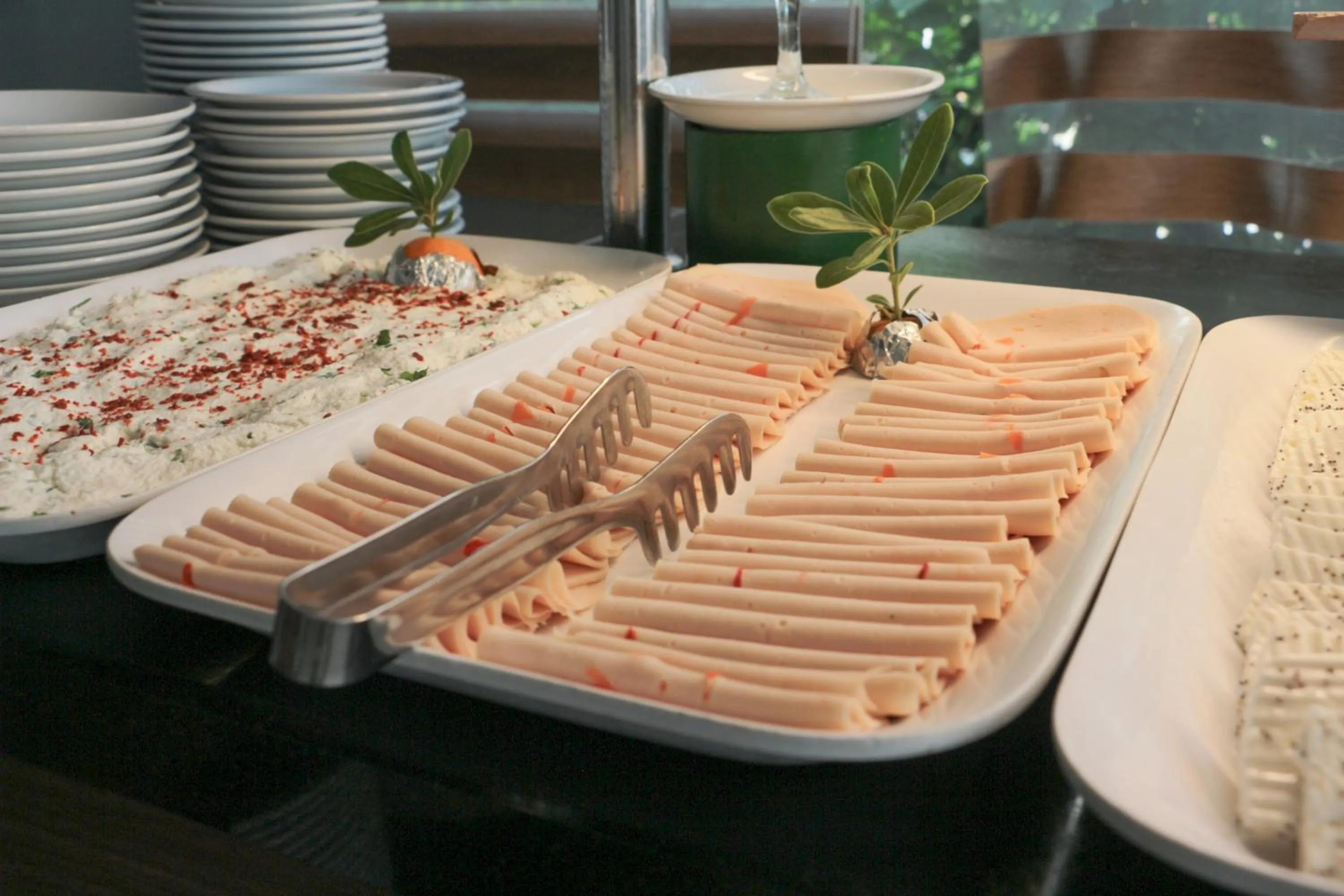 Restaurant/places to eat in Hawaii Suite Beach Hotel