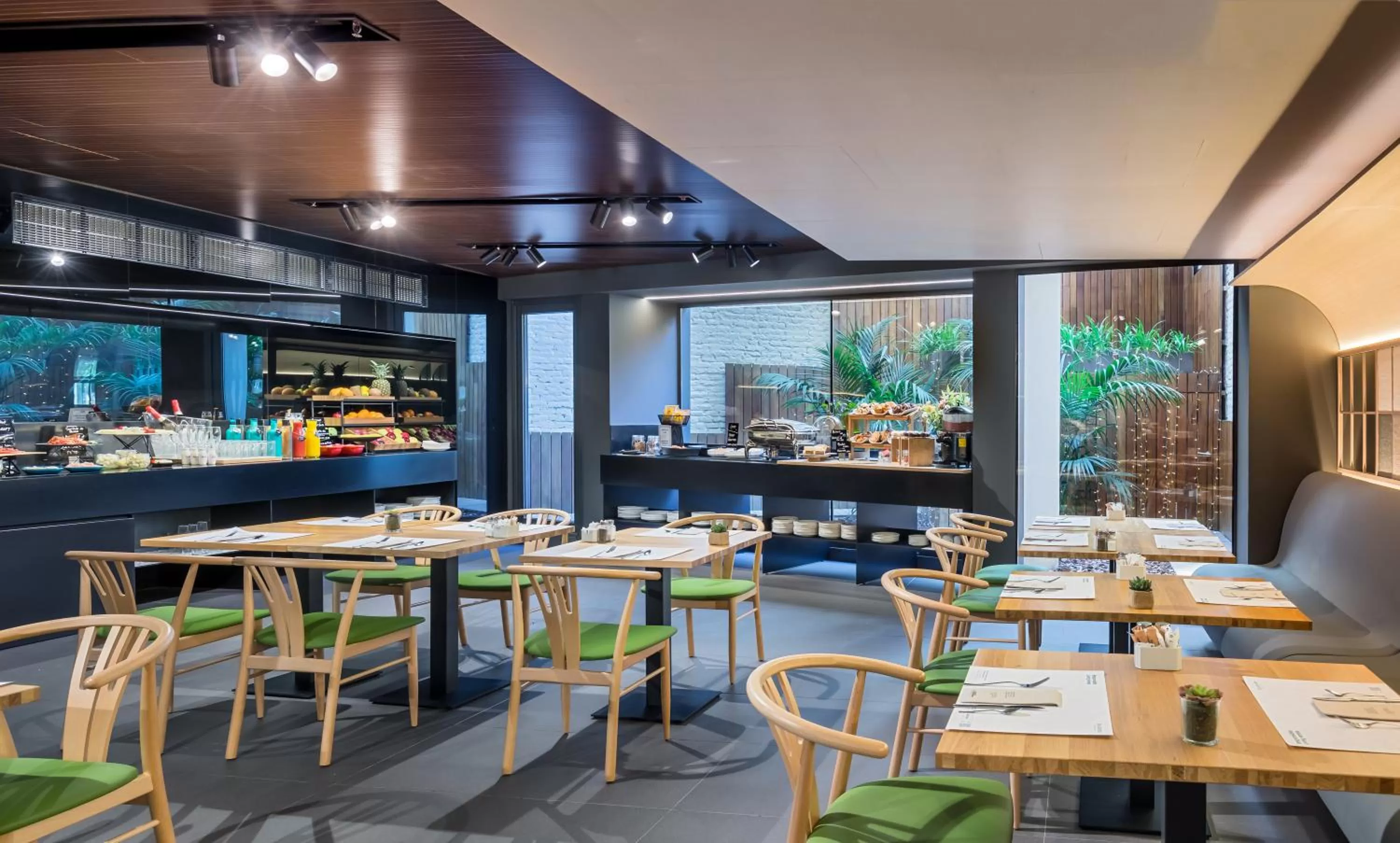 Restaurant/places to eat in Occidental Diagonal 414