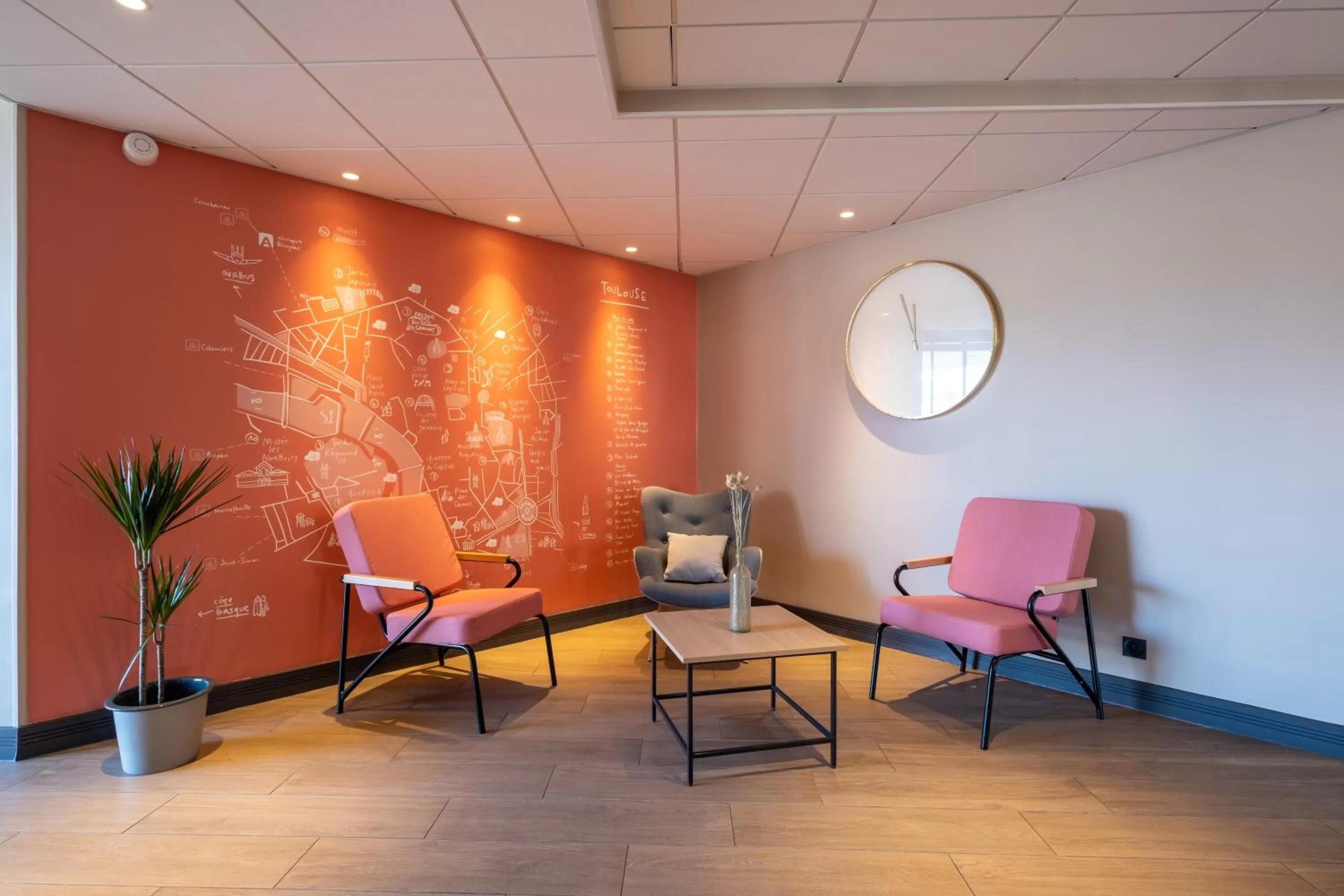 Lobby or reception in Clarion Aparthotel Toulouse Blagnac Airport