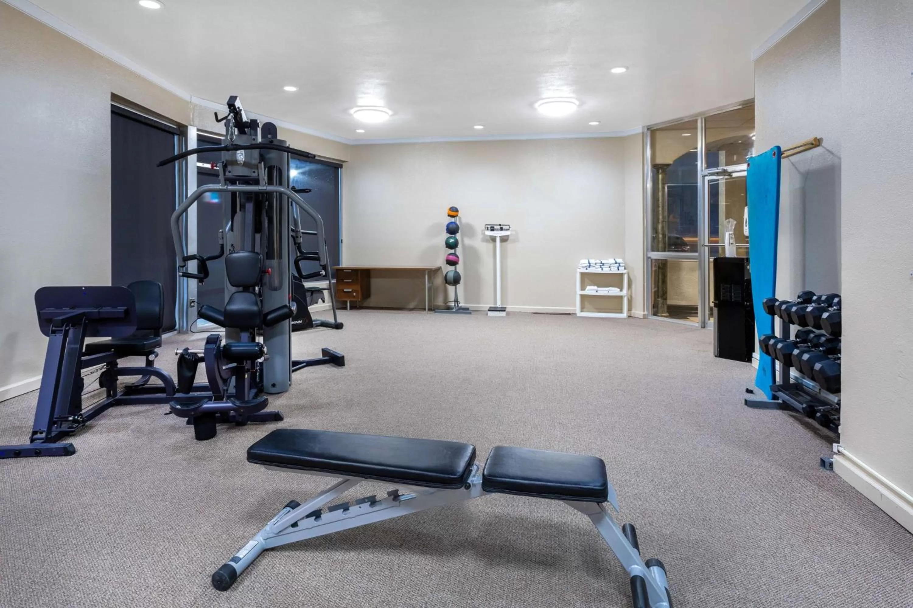 Fitness centre/facilities in Days Inn & Suites by Wyndham Clovis