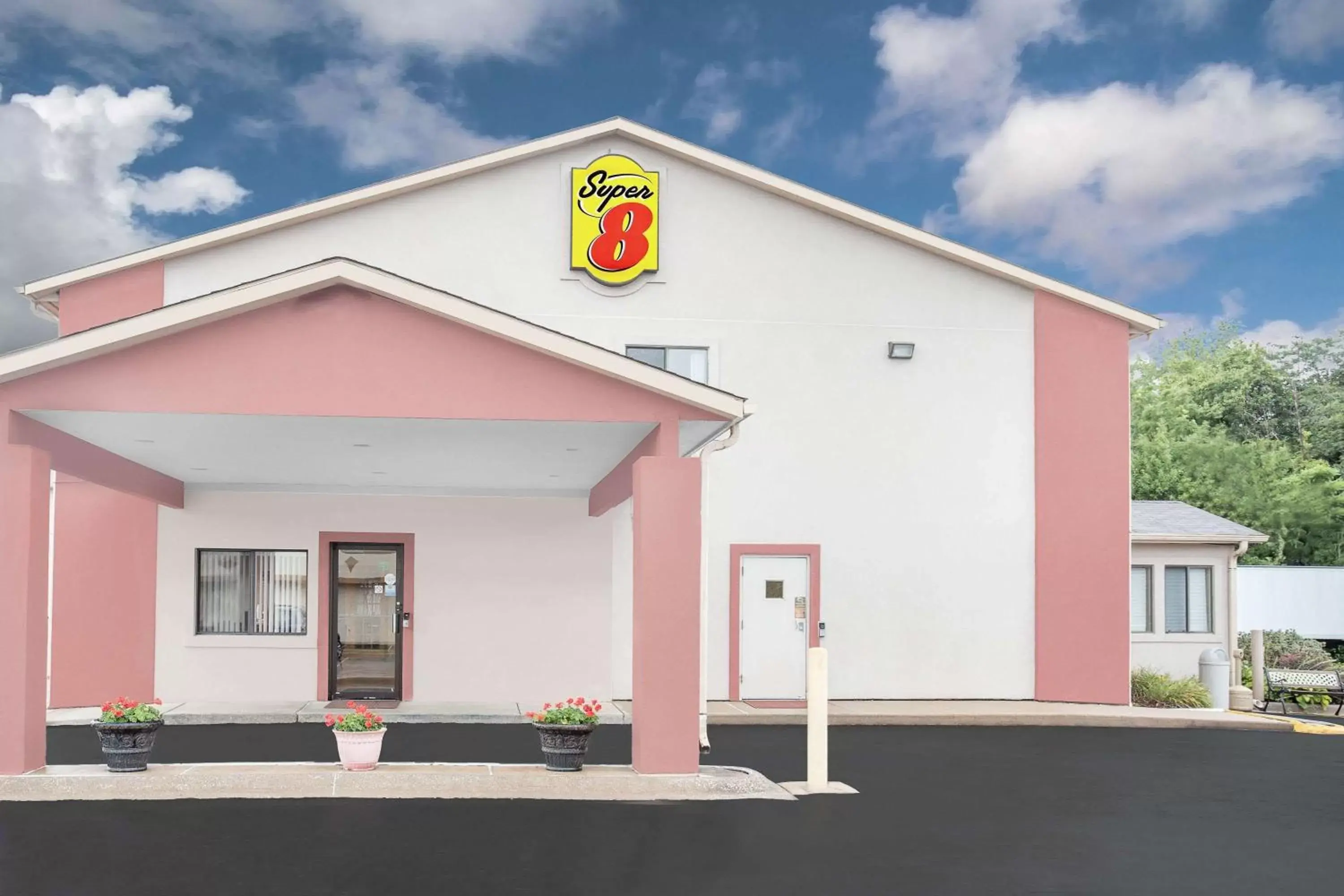 Super 8 by Wyndham East Moline Super 8 by Wyndham East Moline