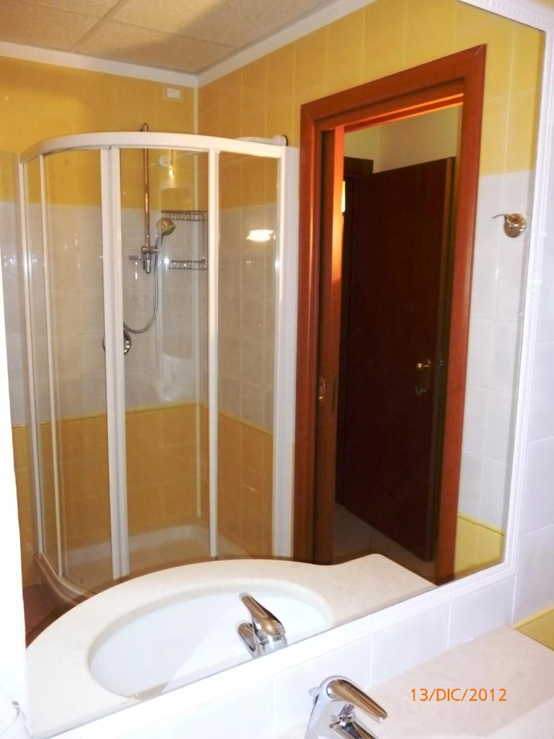 Shower in Hotel Marinella