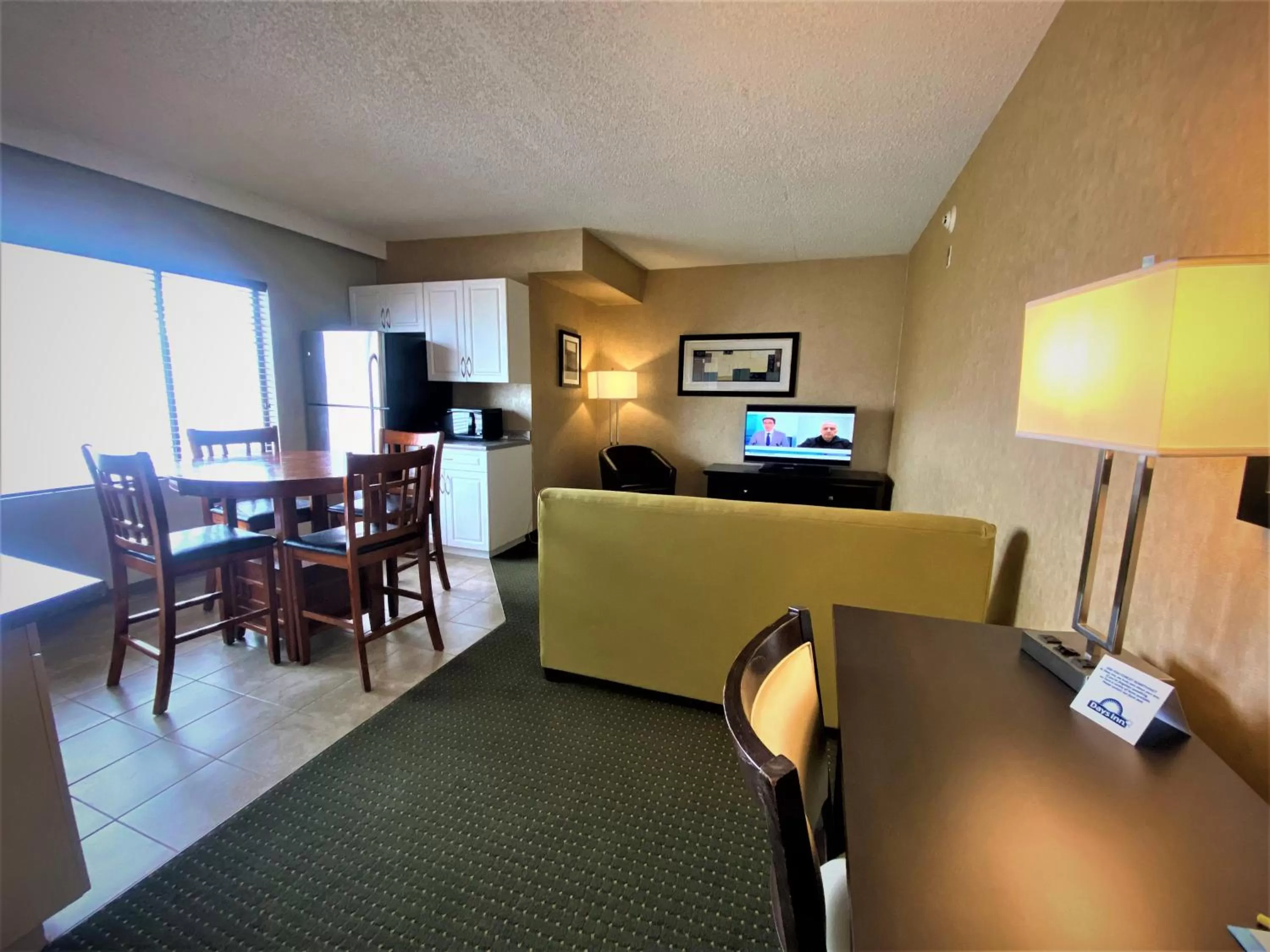 Bedroom in Days Inn by Wyndham Cranbrook Conference Centre