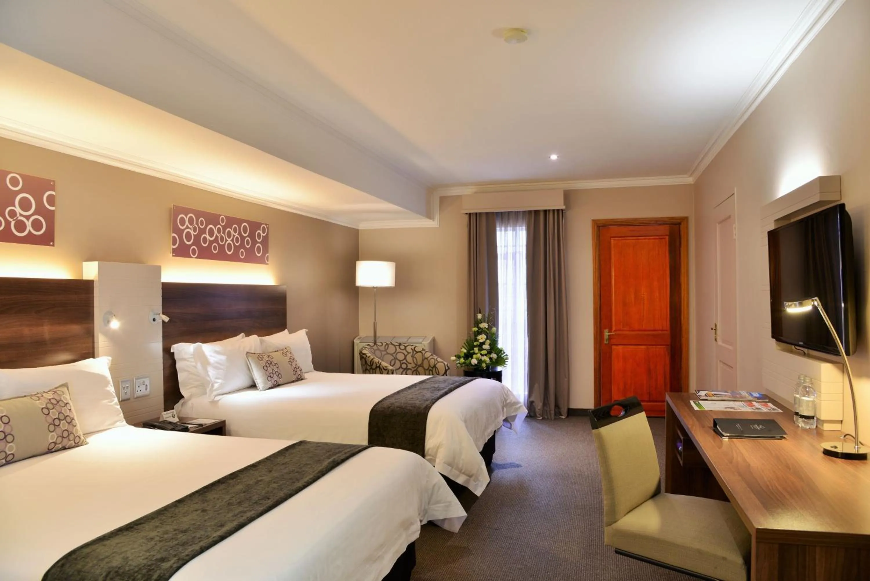 Deluxe Queen Room in Birchwood Hotel and OR Tambo Conference Centre