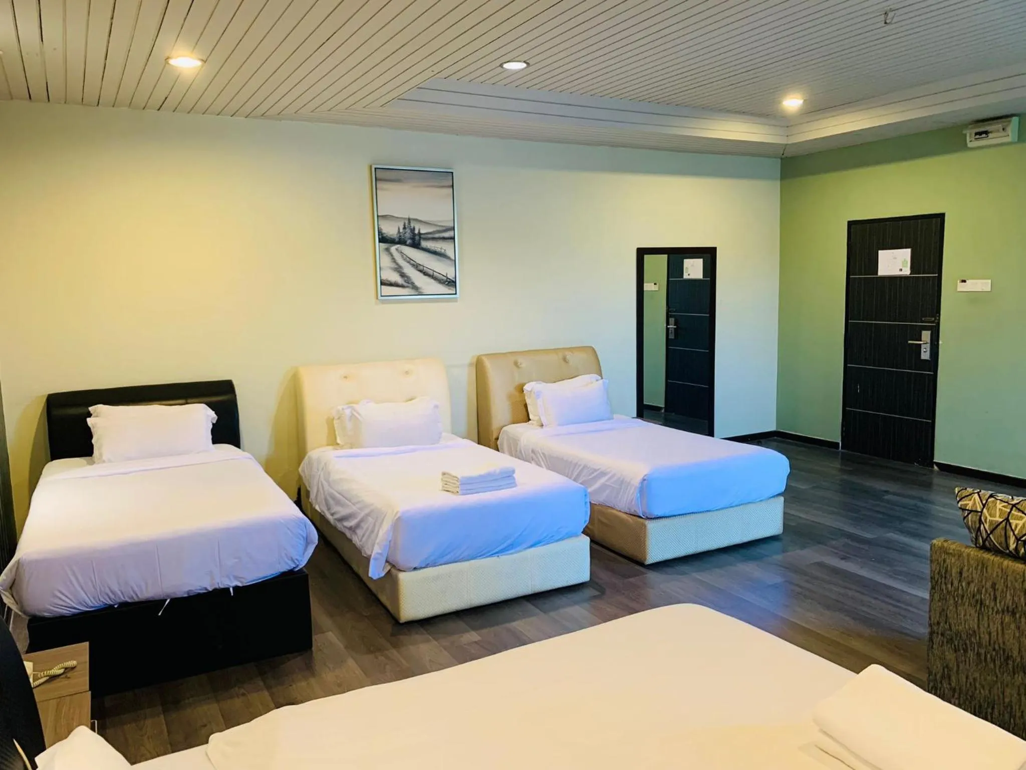 Photo of the whole room, Bed in I Garden Hotel