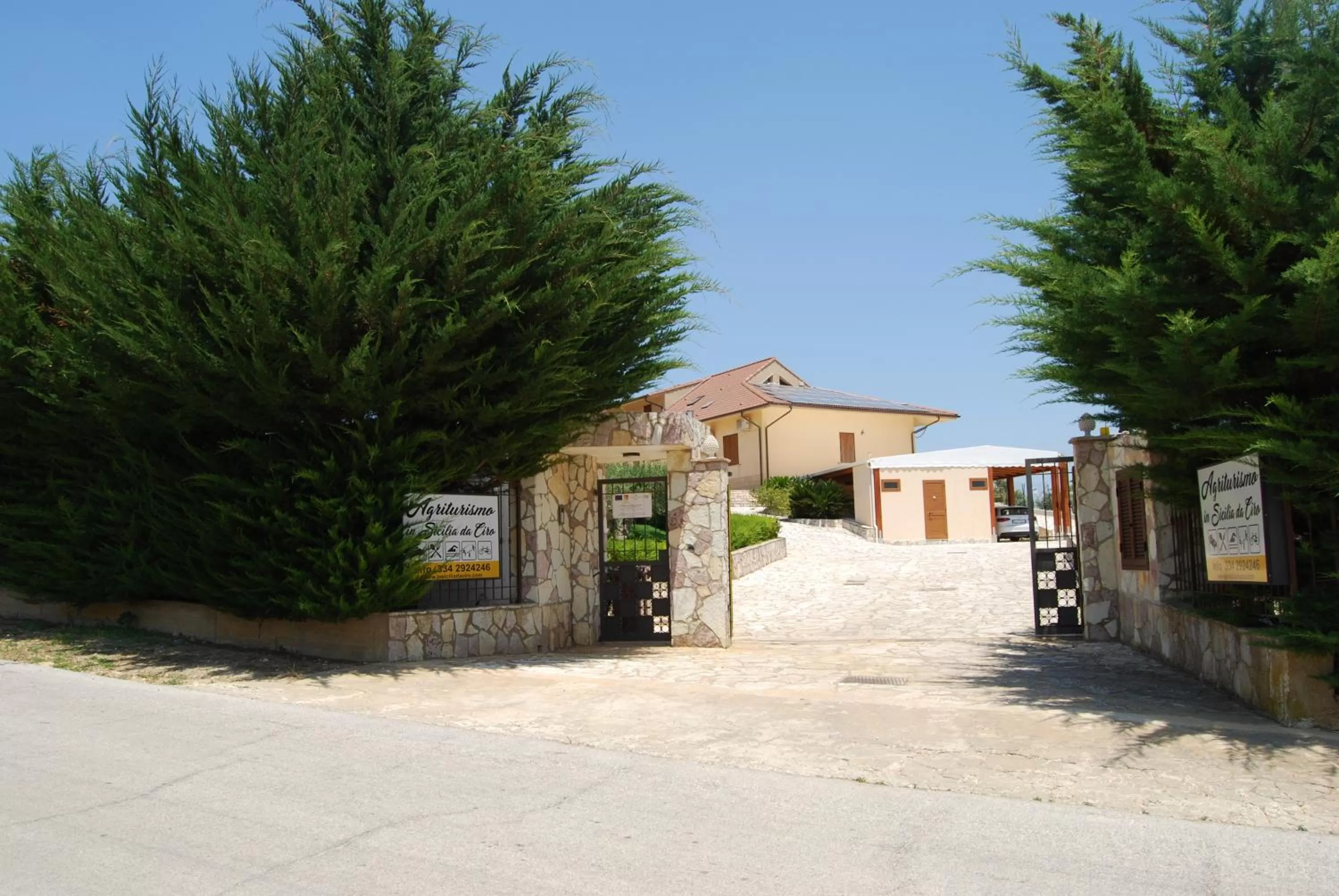 Facade/entrance, Property Building in In Sicilia da Ciro