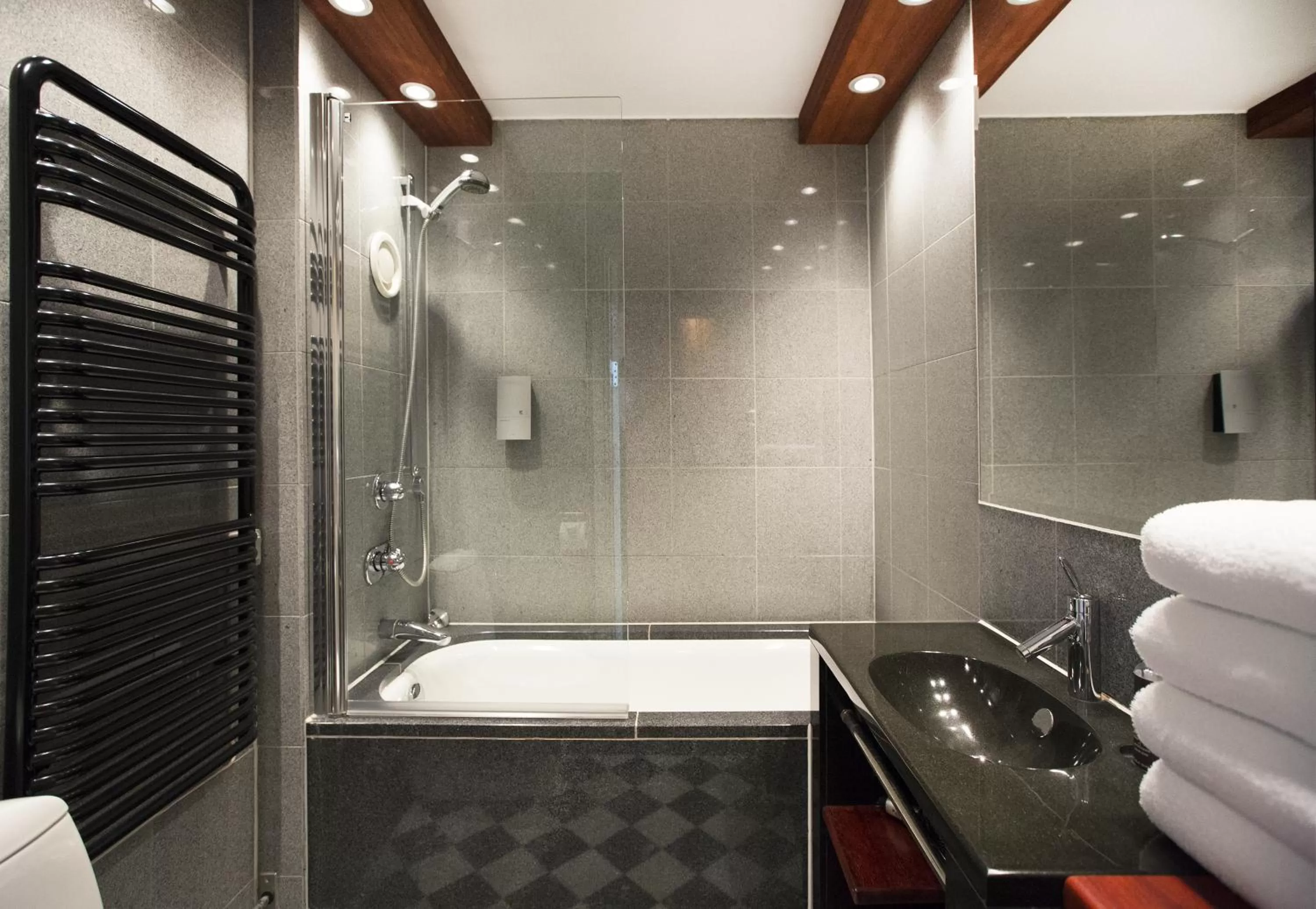 Bathroom in Hotel Lundia