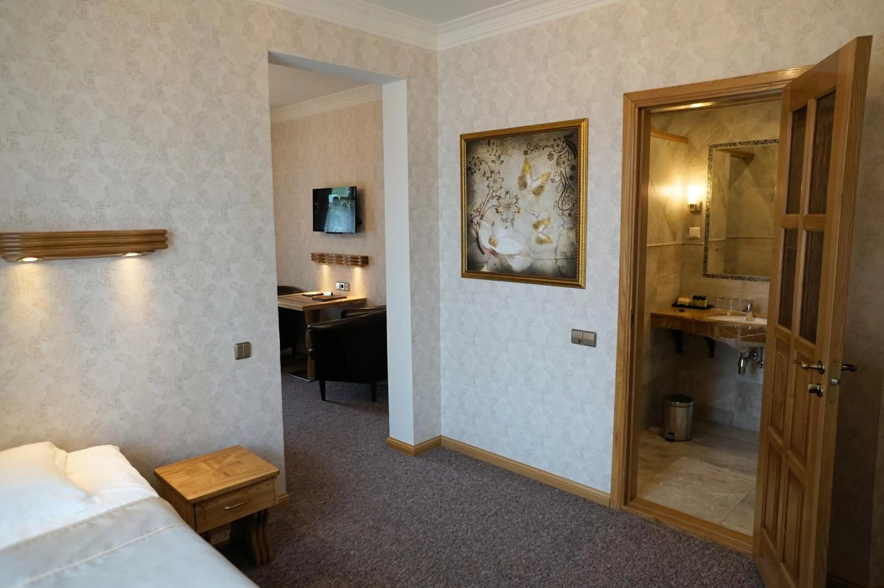 Photo of the whole room, Bed in Georgi Hotell