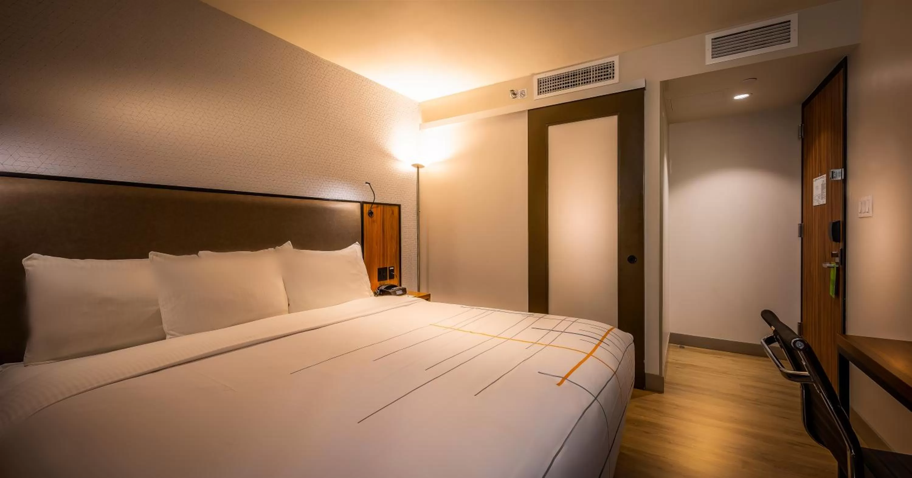 Bed in La Quinta by Wyndham Time Square South