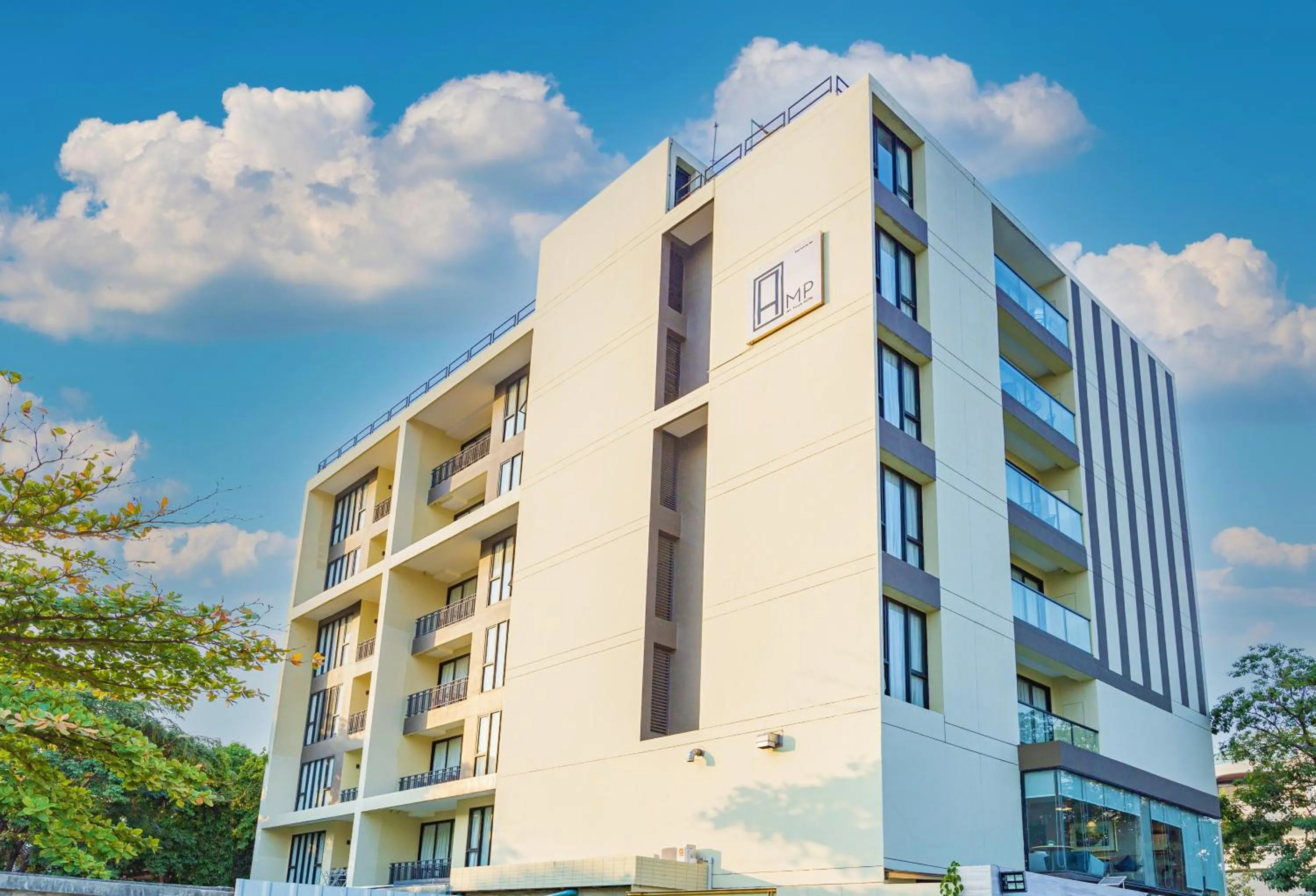 Property building in Amp Am House Bangkok Hotel