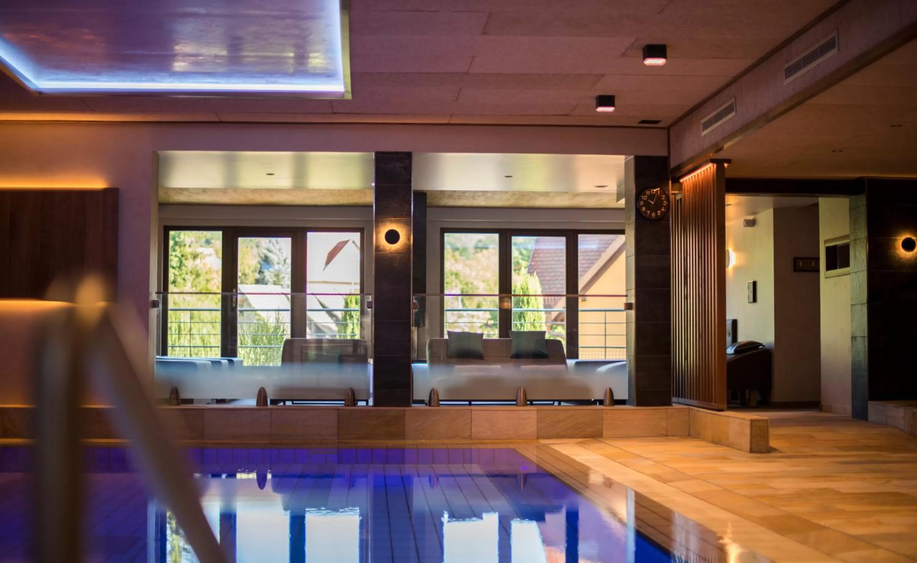 Swimming pool in Hostellerie Des Châteaux & Spa