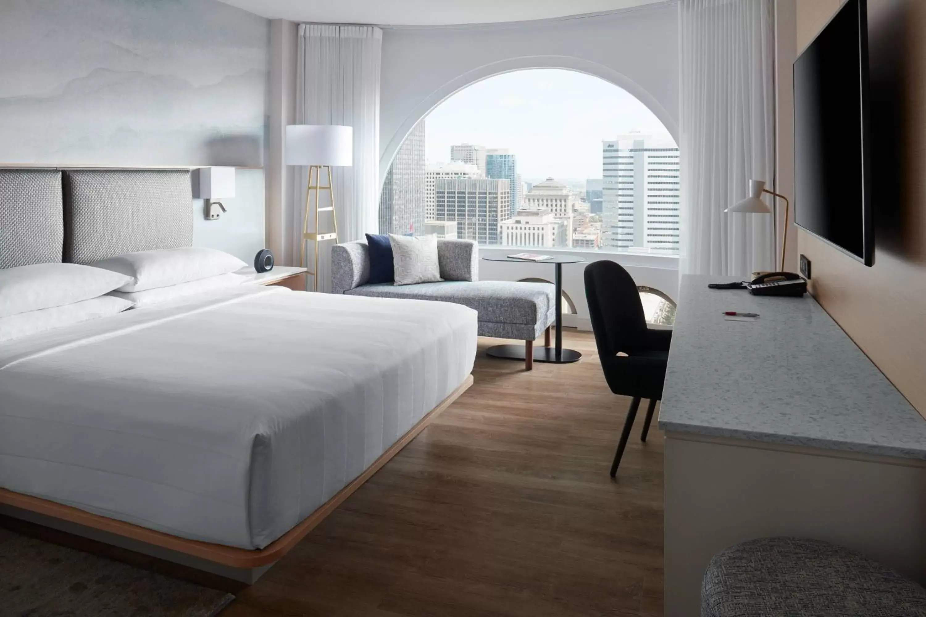 Concierge King Room in Montreal Marriott Chateau Champlain Concierge King Room in Montreal Marriott Chateau Champlain