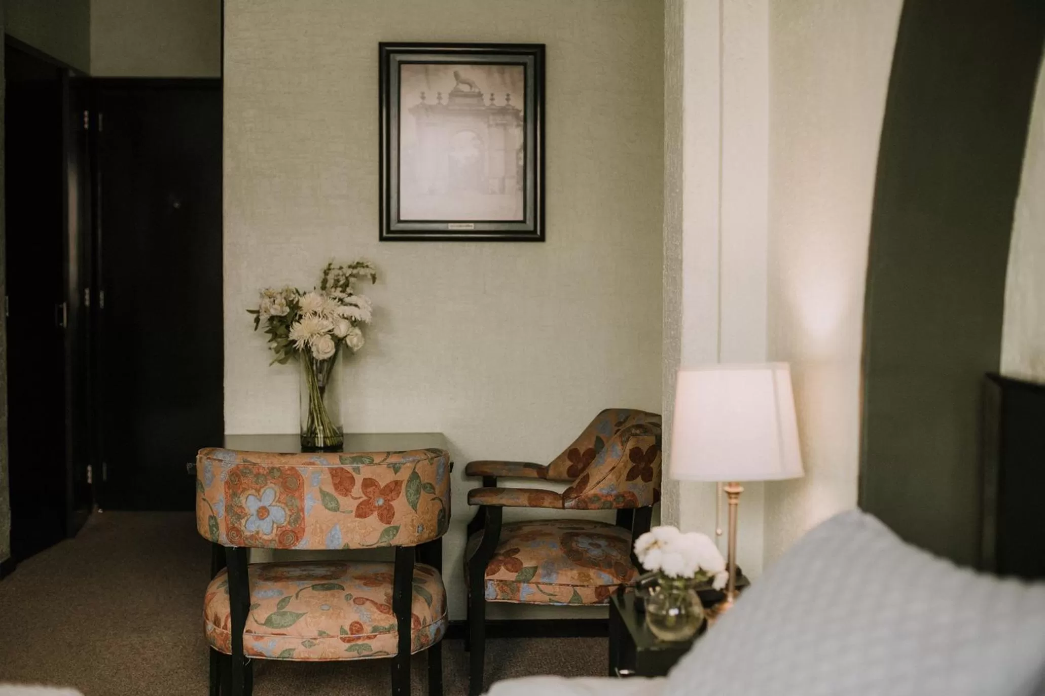 Seating area in Hotel Leon