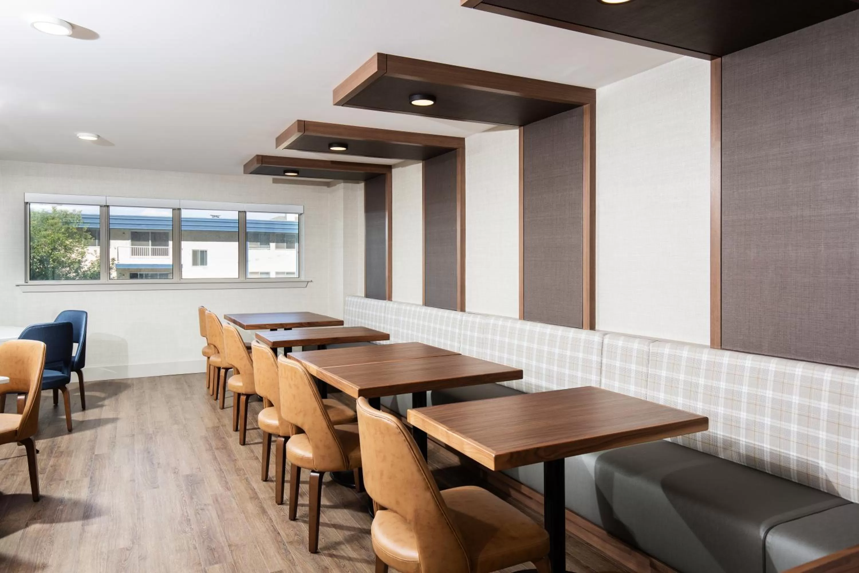 Restaurant/places to eat in Pomeroy Hotel Fort McMurray