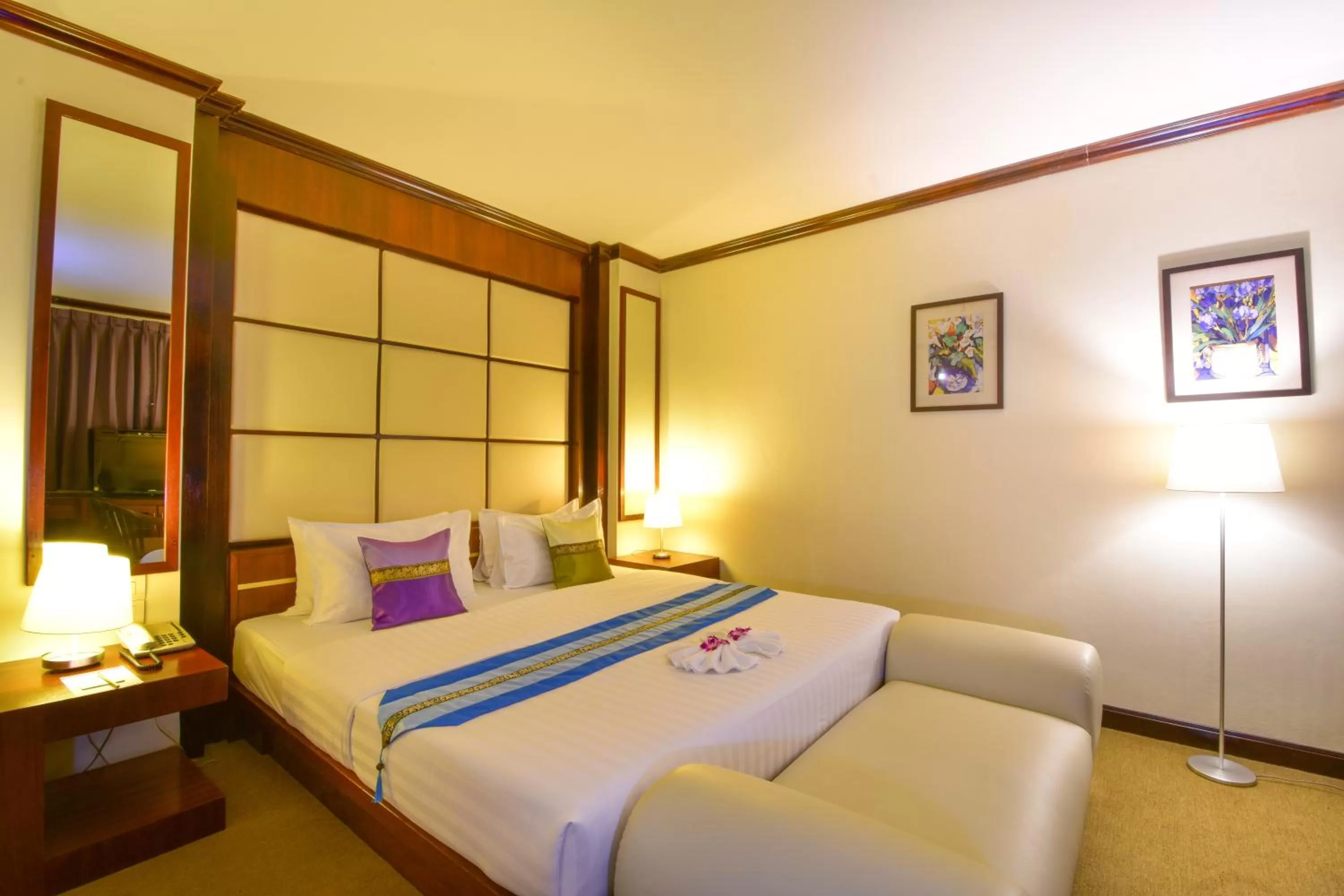 Bedroom, Bed in Grand Business Inn